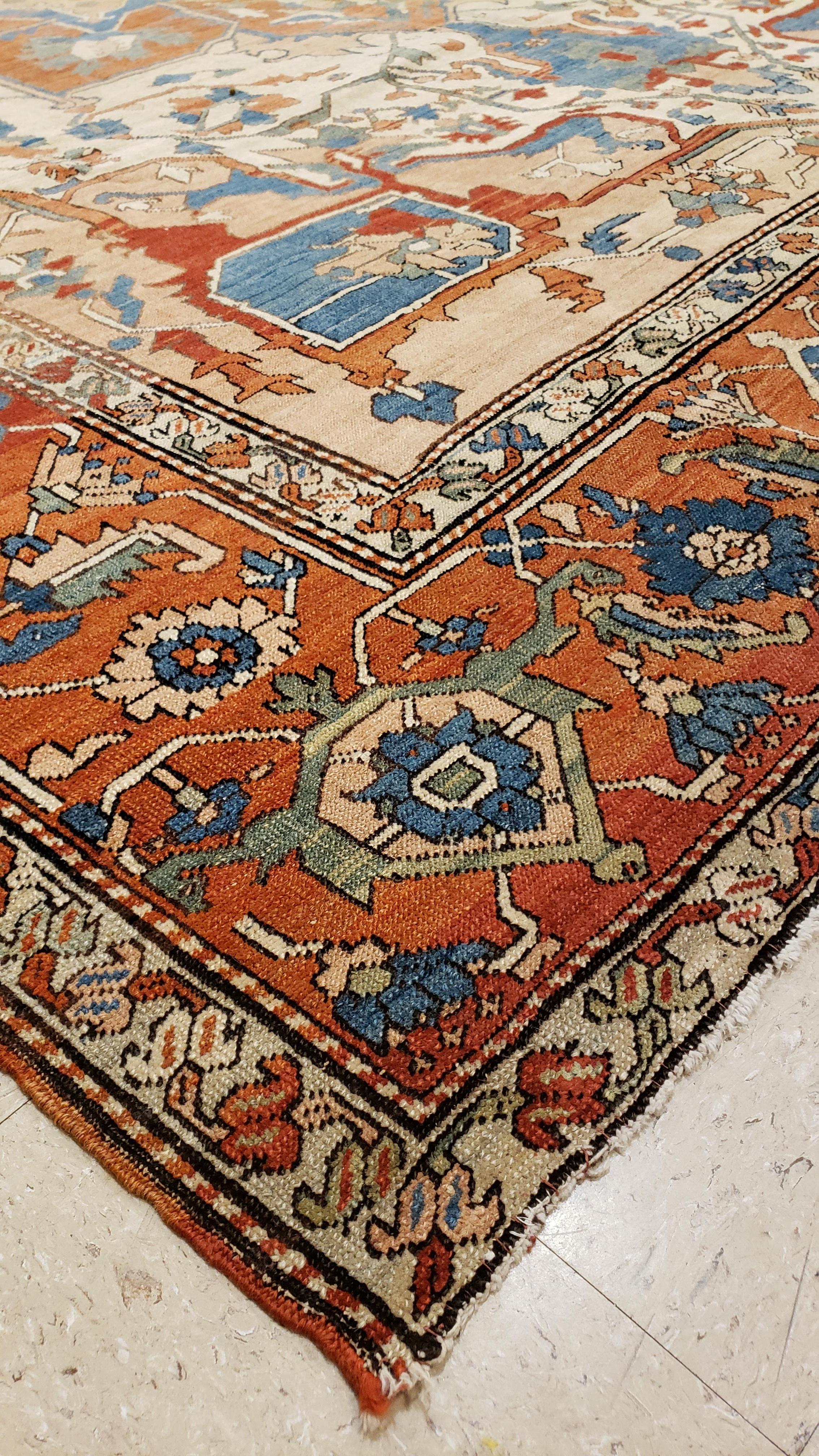 Antique Persian Serapi Carpet, Geometric, Ivory Hand Knotted Wool Oriental Rug In Excellent Condition For Sale In Port Washington, NY