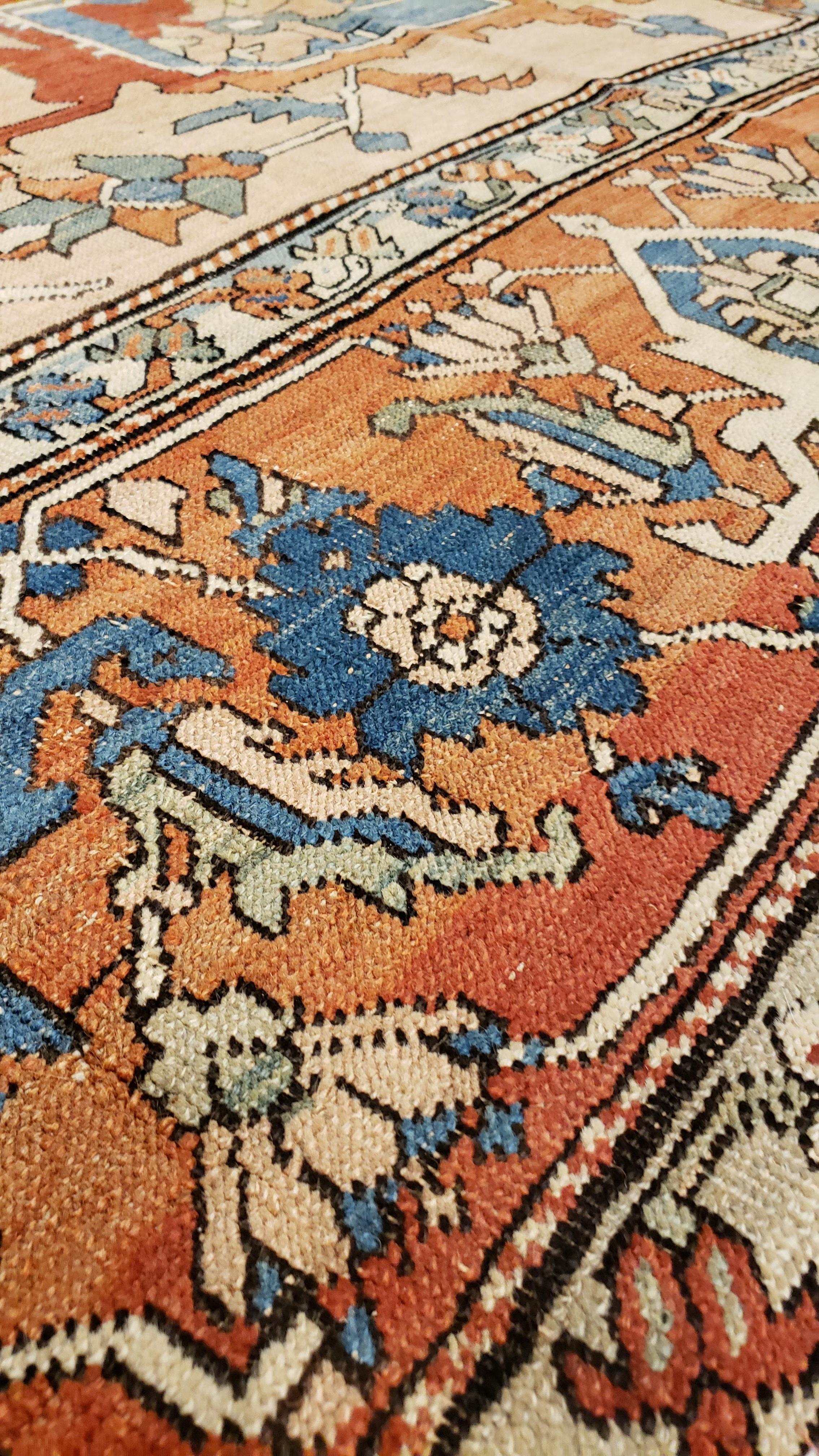 XIX secolo Antique Persian Serapi Carpet, Geometric, Ivory Hand Knotted Wool Oriental Rug in vendita