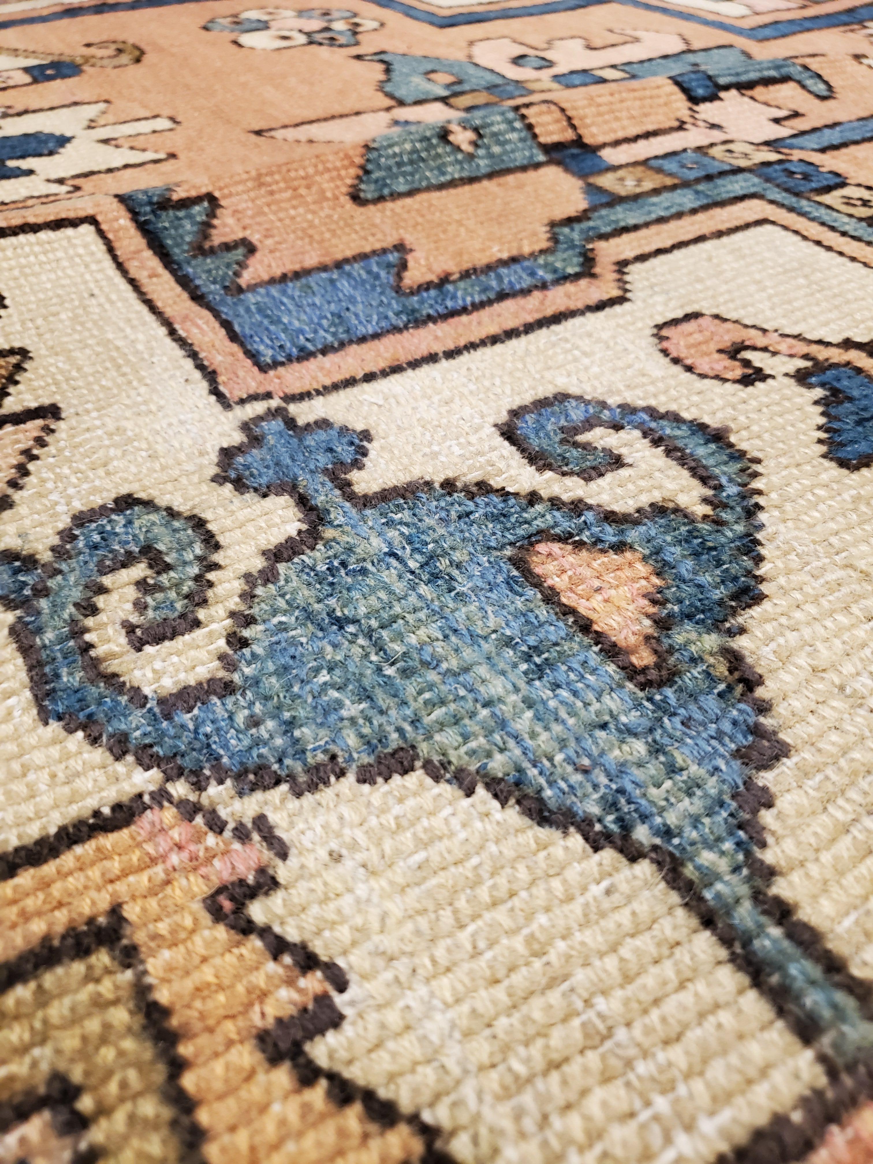 Antiker persischer Serapi-Teppich, geometrisch, elfenbeinfarbener handgeknüpfter orientalischer Wollteppich im Angebot 2