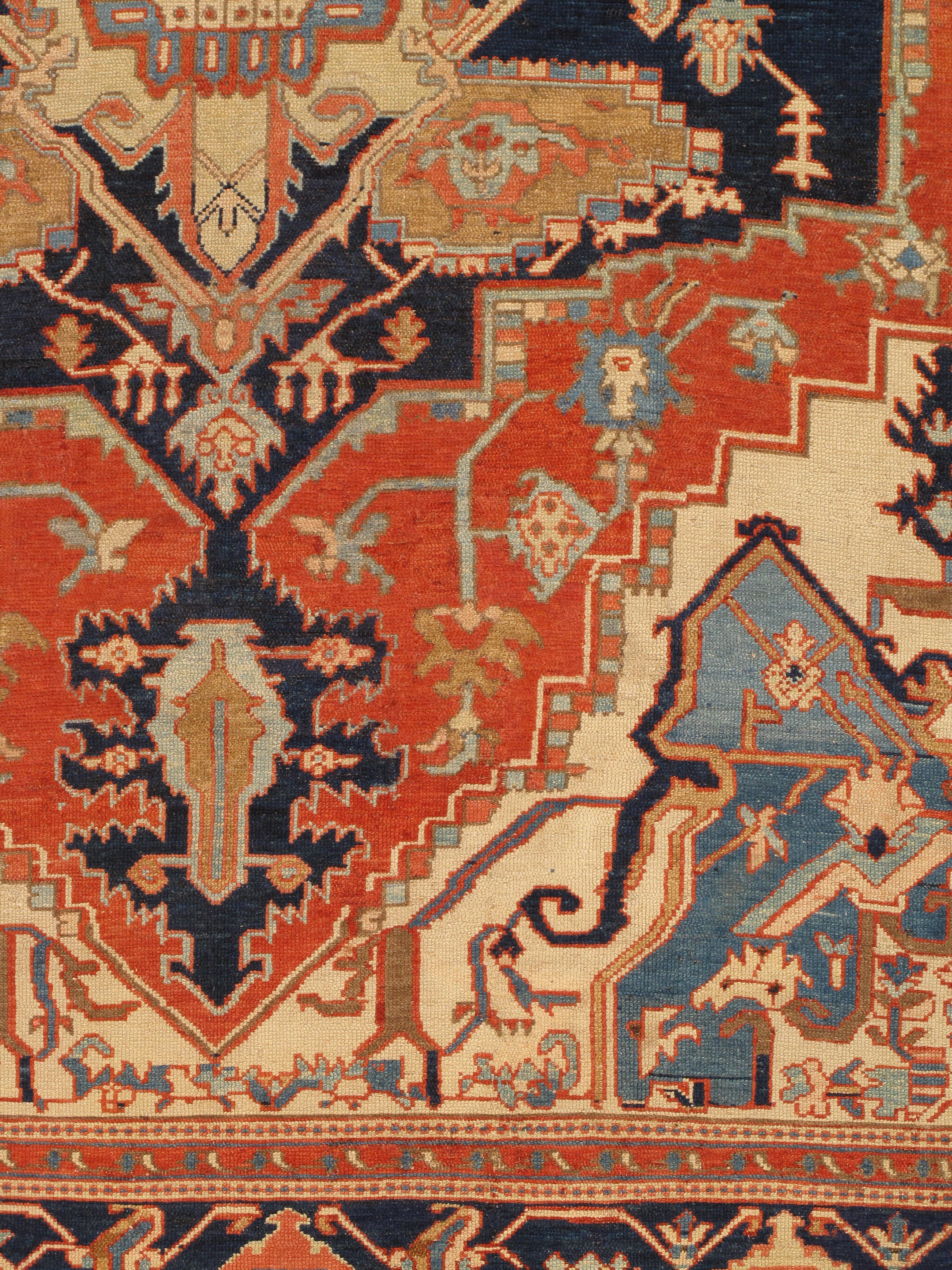 Antiker persischer Serapi-Teppich, handgefertigter orientalischer Teppich, Hellblau, Elfenbein, Rostrot im Zustand „Hervorragend“ im Angebot in Port Washington, NY