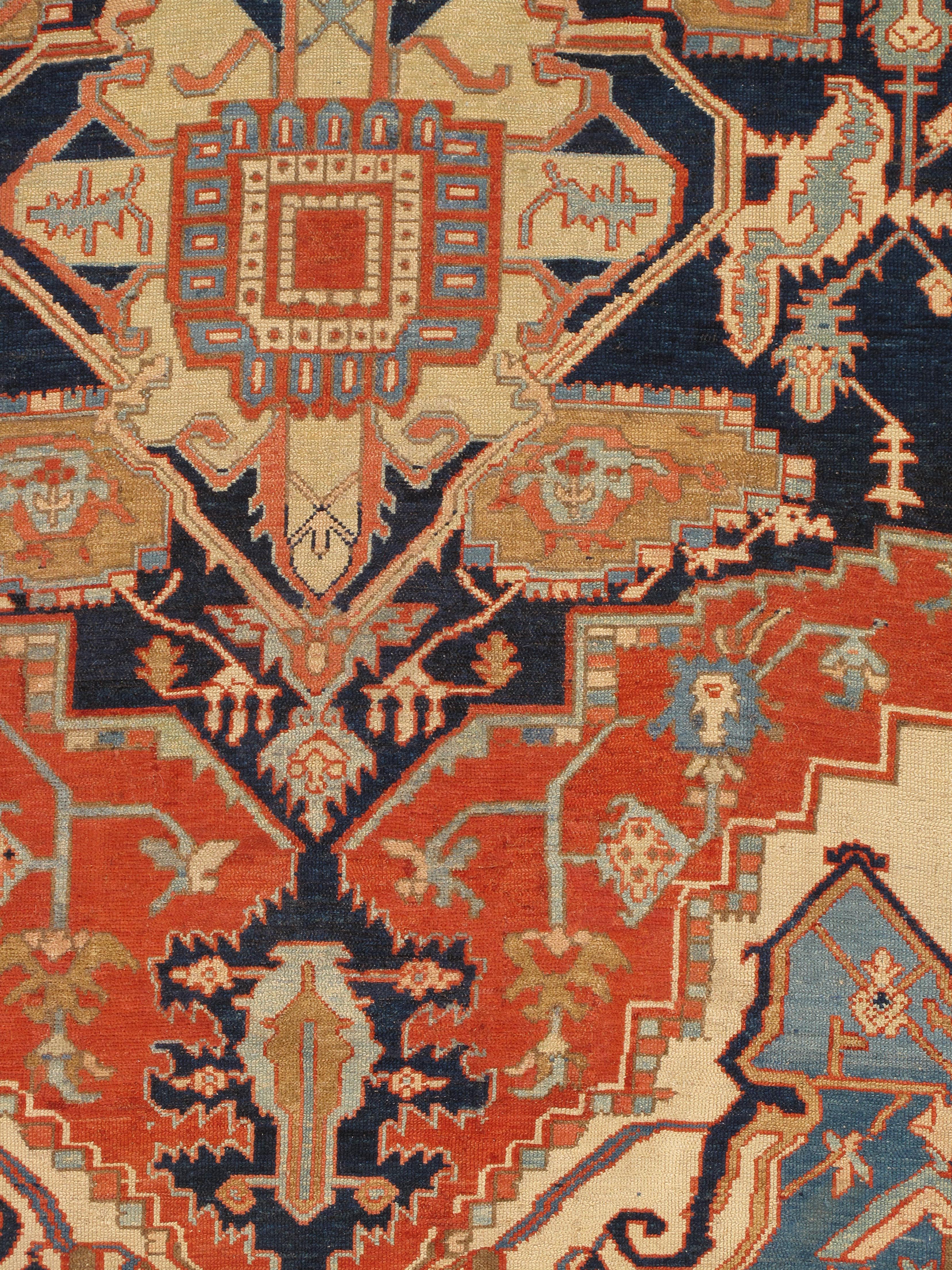 Antiker persischer Serapi-Teppich, handgefertigter orientalischer Teppich, Hellblau, Elfenbein, Rostrot (19. Jahrhundert) im Angebot