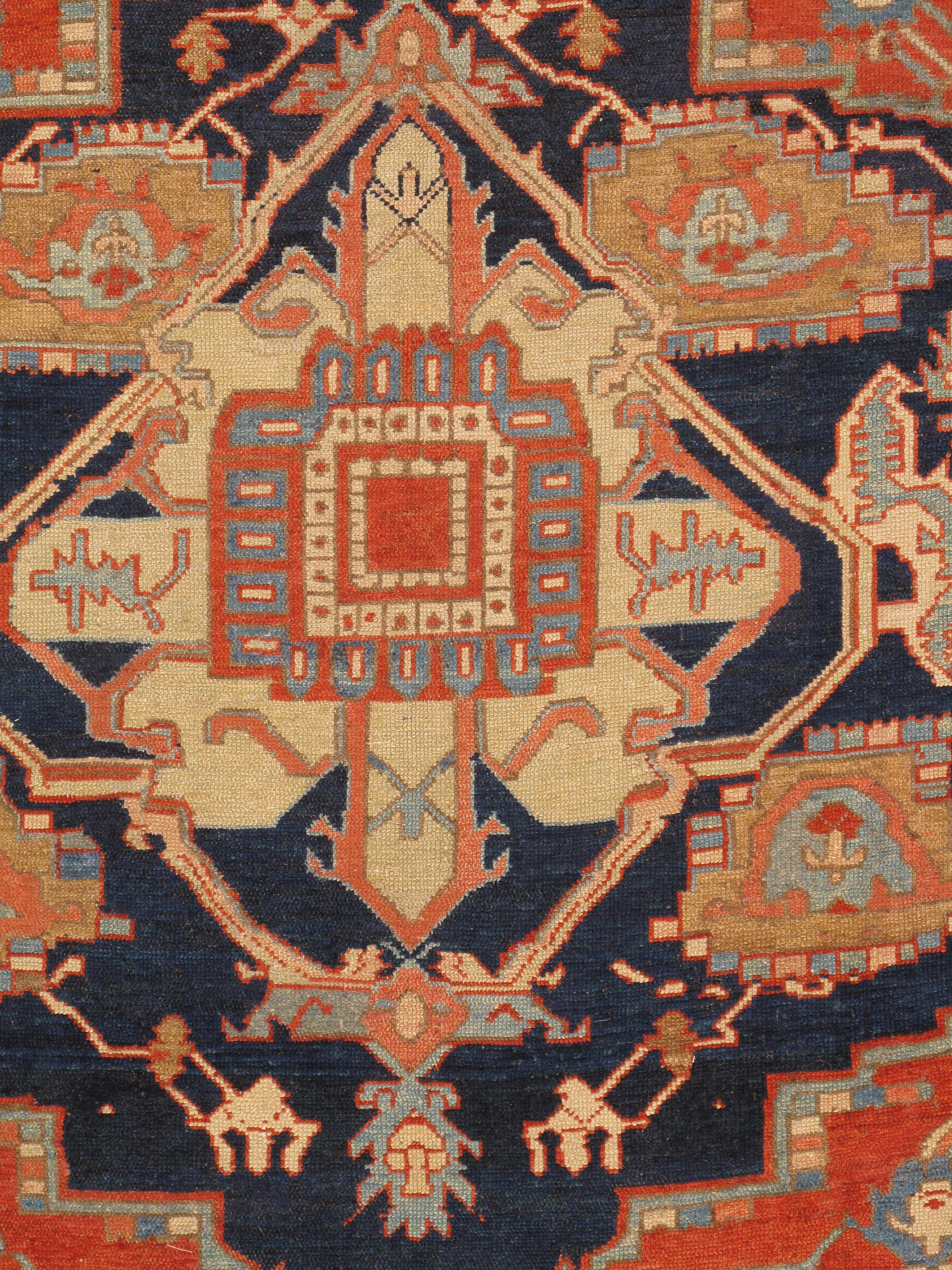 Antiker persischer Serapi-Teppich, handgefertigter orientalischer Teppich, Hellblau, Elfenbein, Rostrot (Wolle) im Angebot