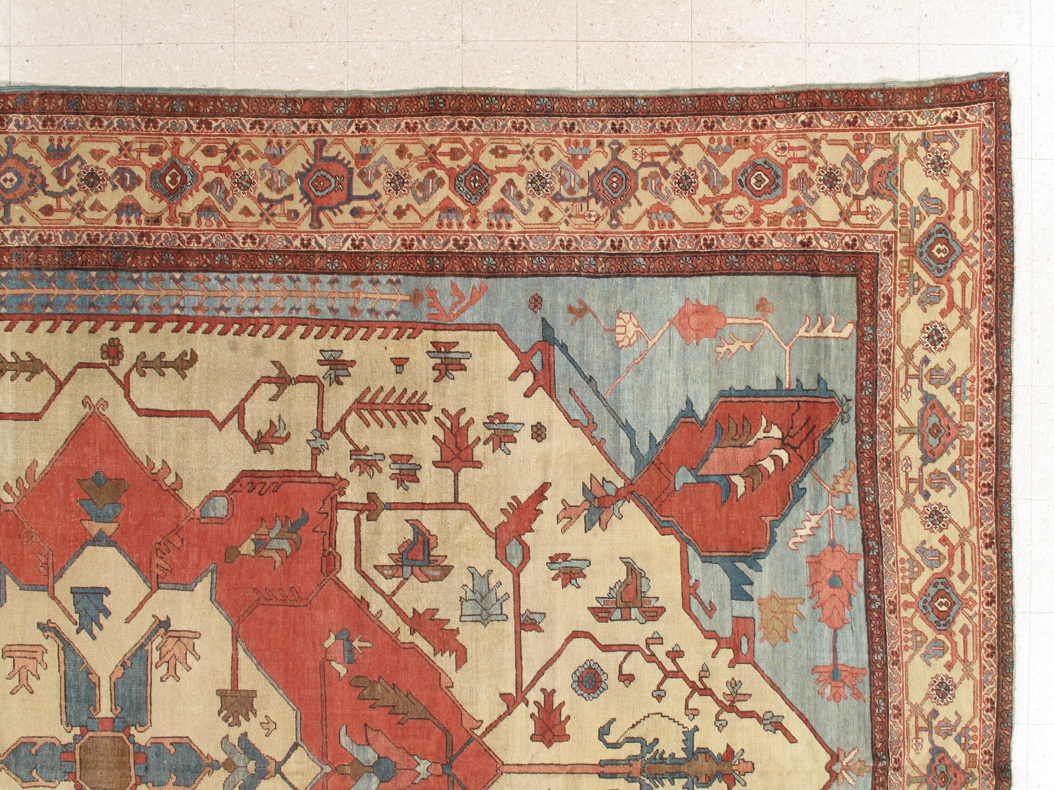 Antiker persischer Serapi-Teppich, handgefertigt, orientalischer Teppich, Rost, Elfenbein, Hellblau (Persisch) im Angebot
