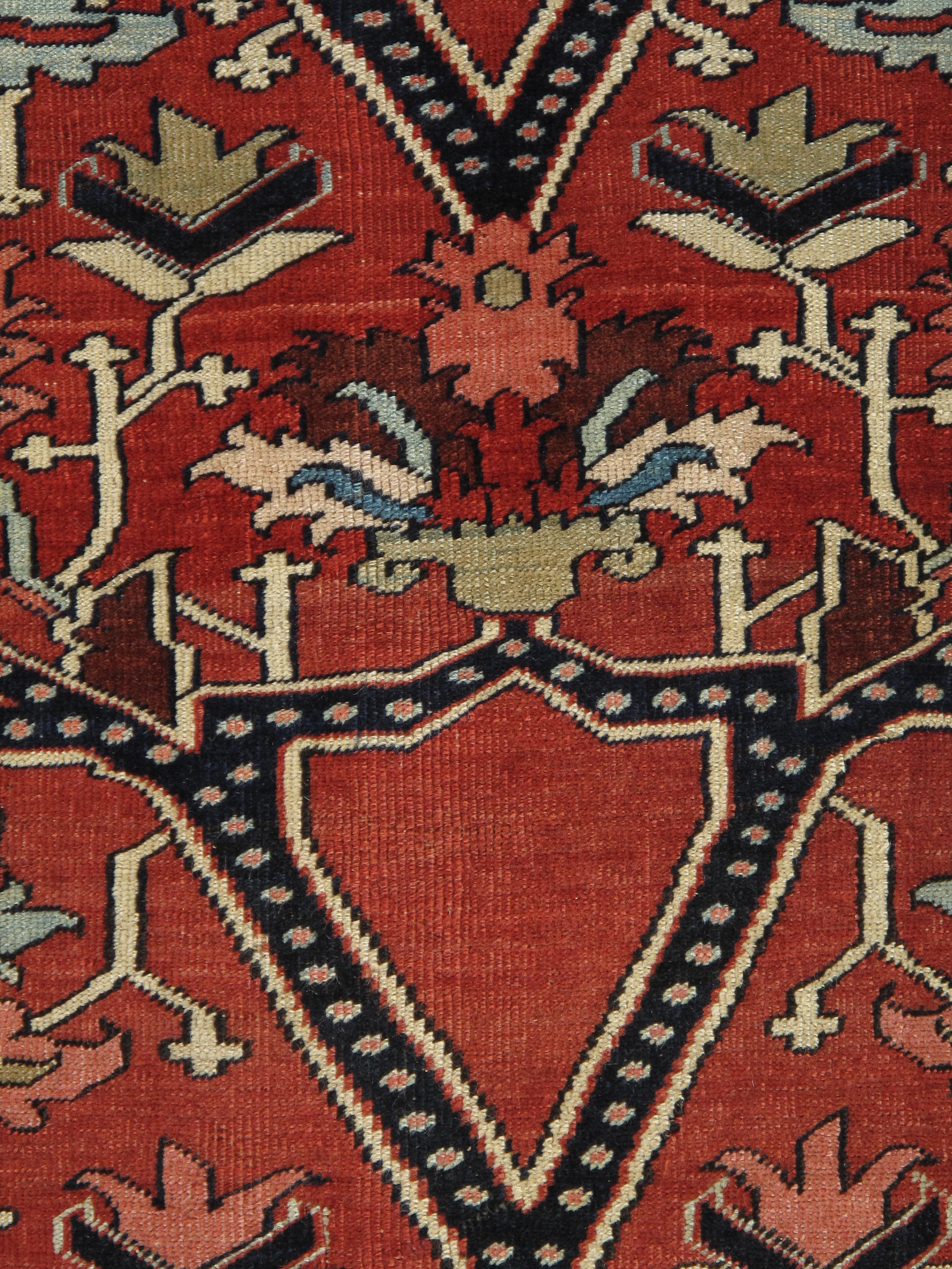 Antiker persischer Serapi-Teppich, handgefertigter orientalischer Teppich, Rostrot, Hellblau, Elfenbein (Persisch) im Angebot