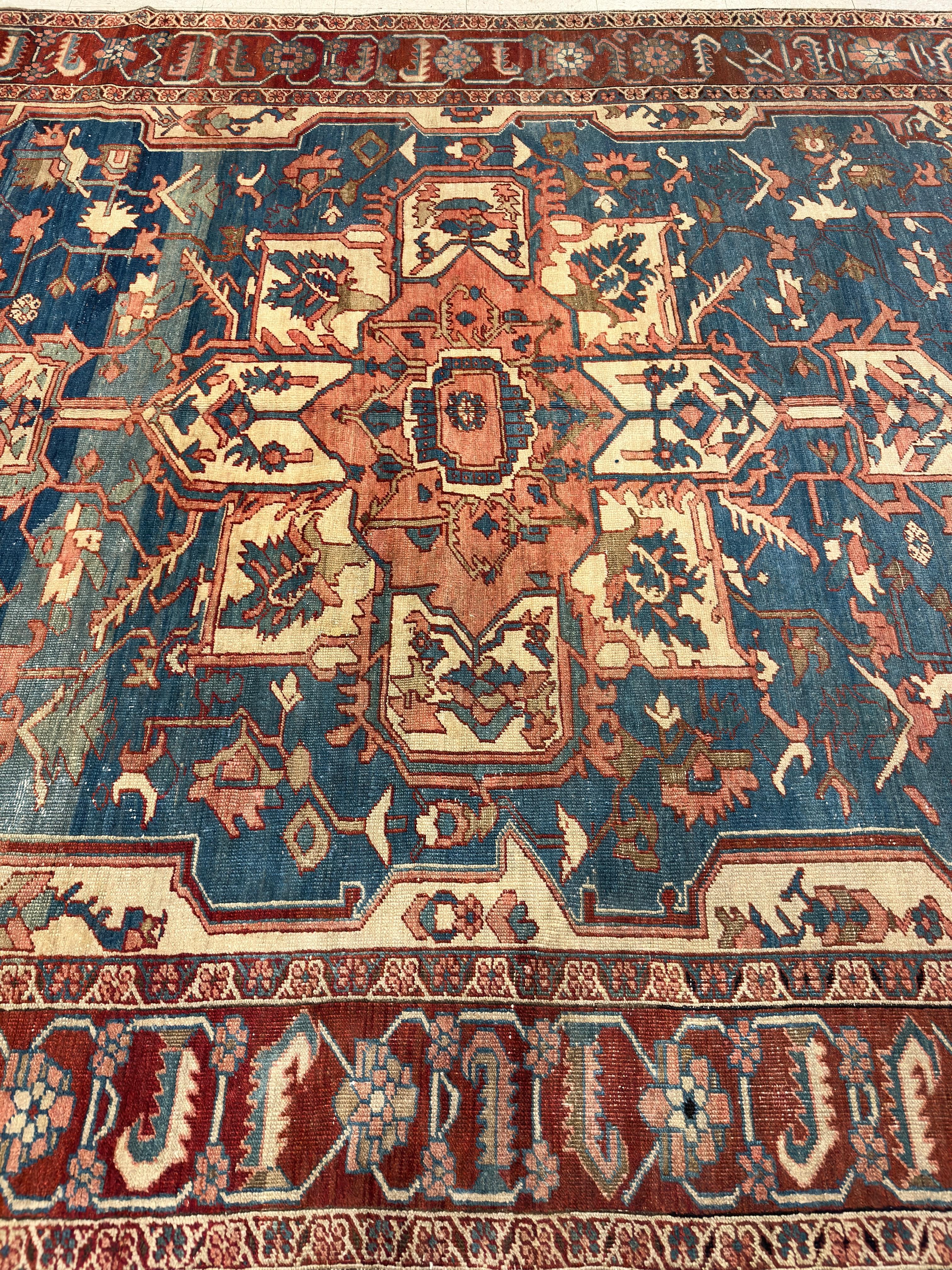 Antique Persian Serapi Carpet, Handmade Rug Light Blue, Ivory, Rusty Red For Sale 5