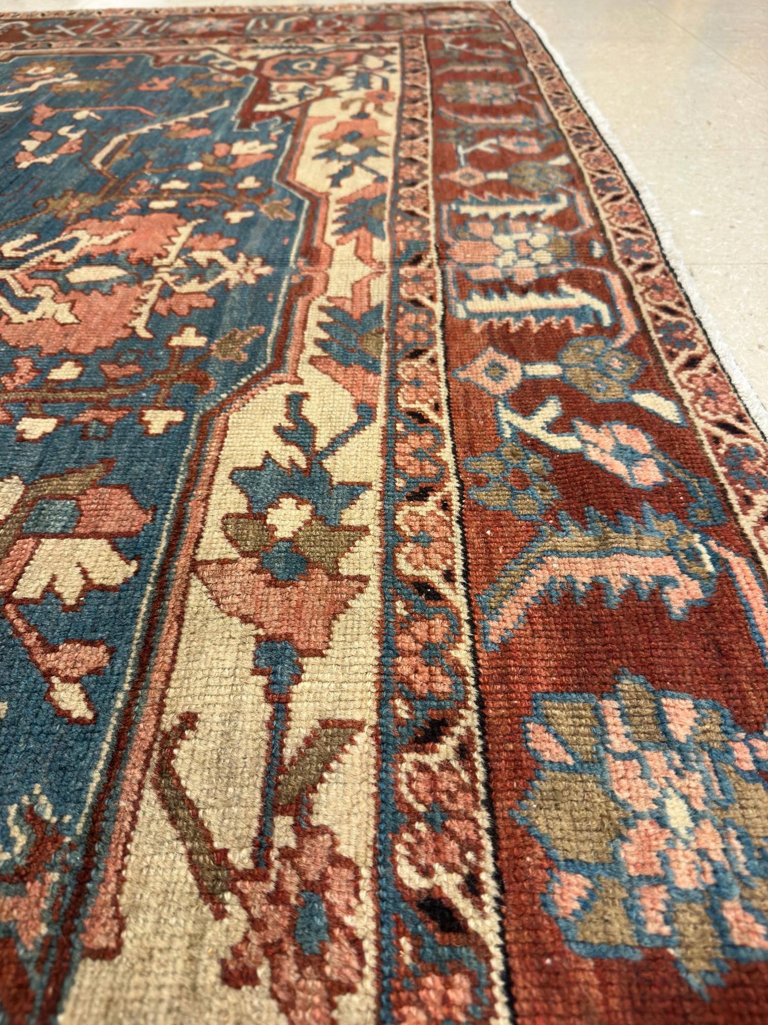 Antique Persian Serapi Carpet, Handmade Rug Light Blue, Ivory, Rusty Red For Sale 3