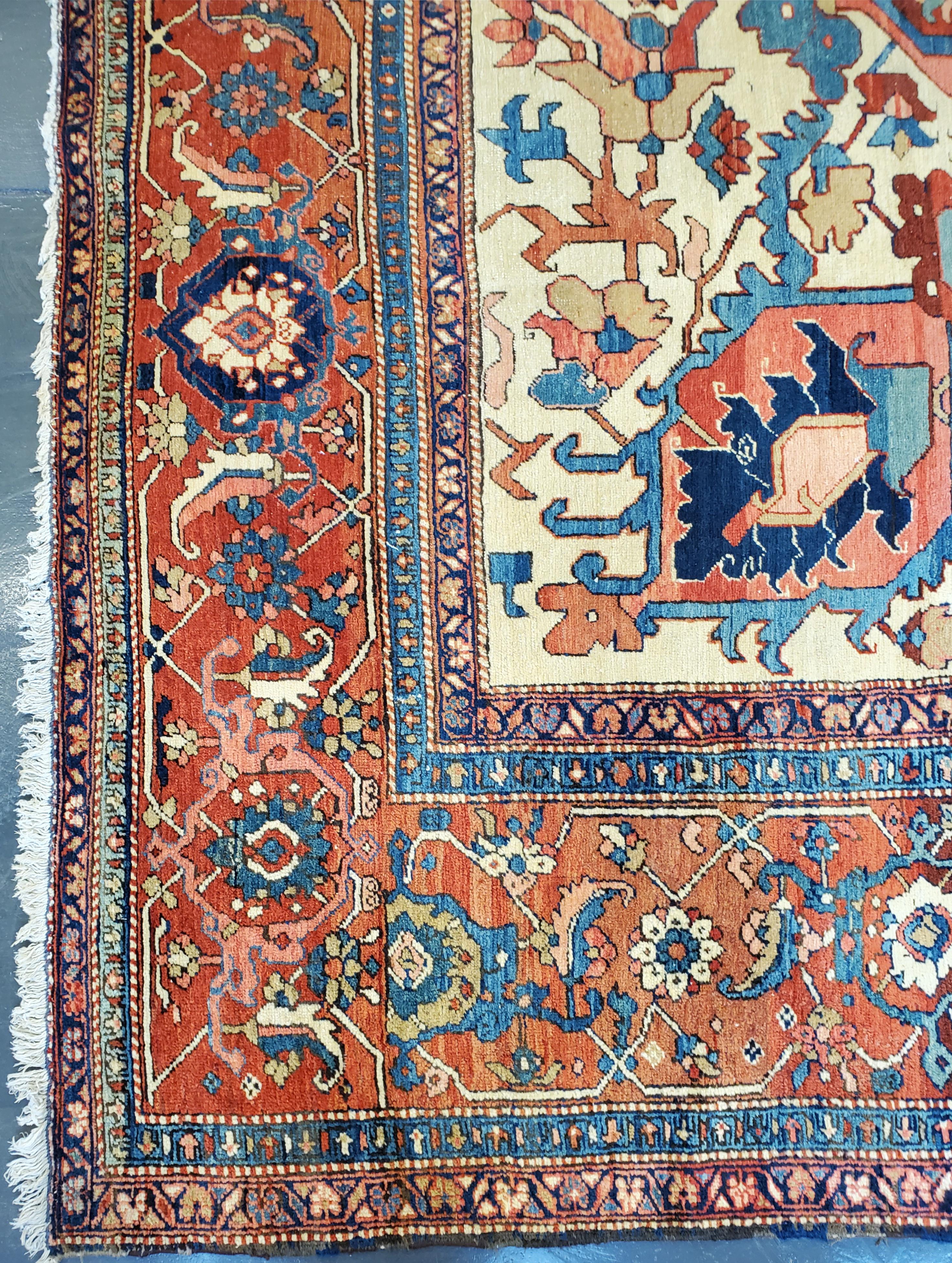 Antique Persian Serapi Carpet, Handmade Wool Oriental Rug Ivory, Rust For Sale 7