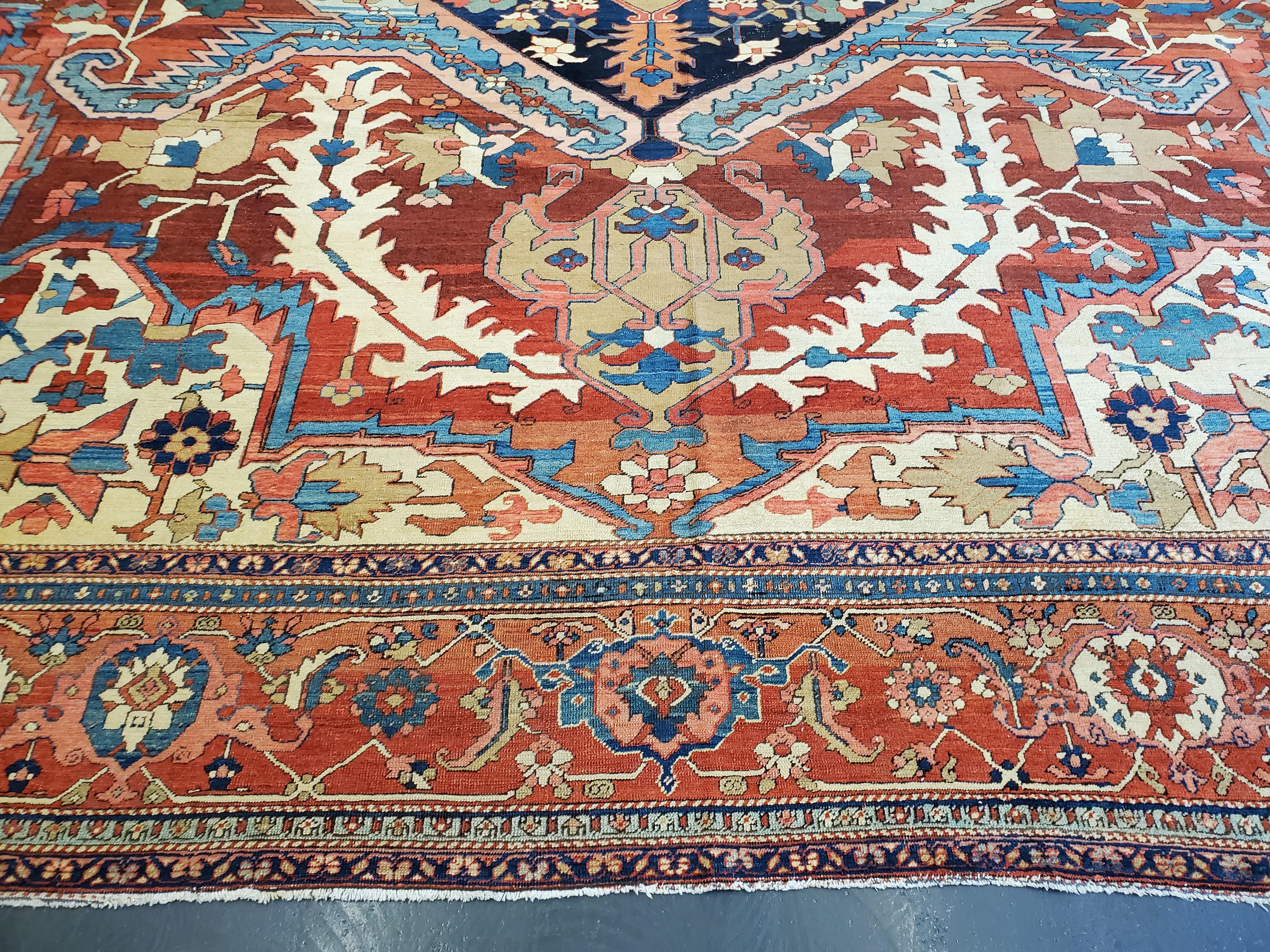 Antique Persian Serapi Carpet, Handmade Wool Oriental Rug Ivory, Rust For Sale 13