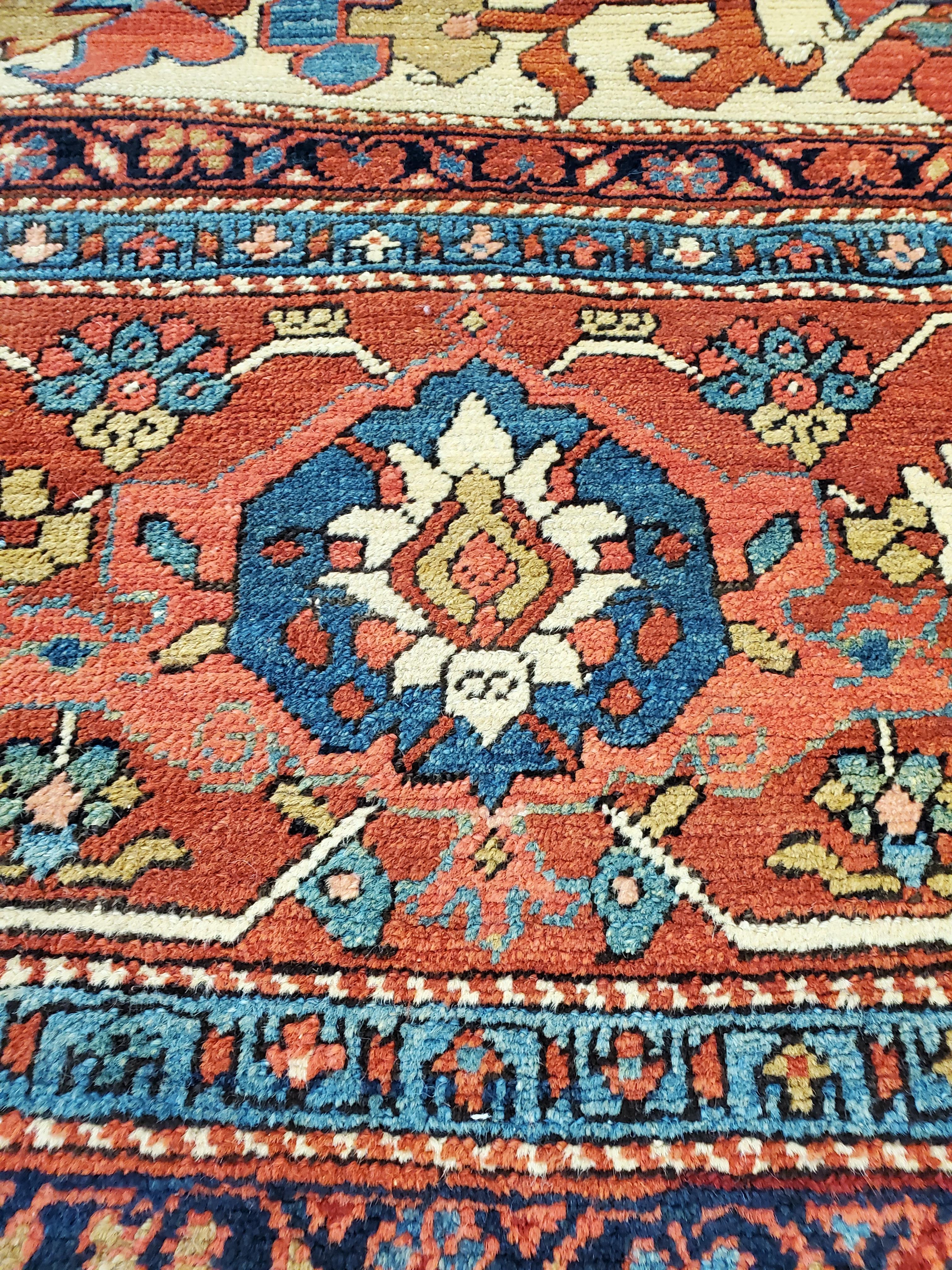 Antique Persian Serapi Carpet, Handmade Wool Oriental Rug Ivory, Rust For Sale 1