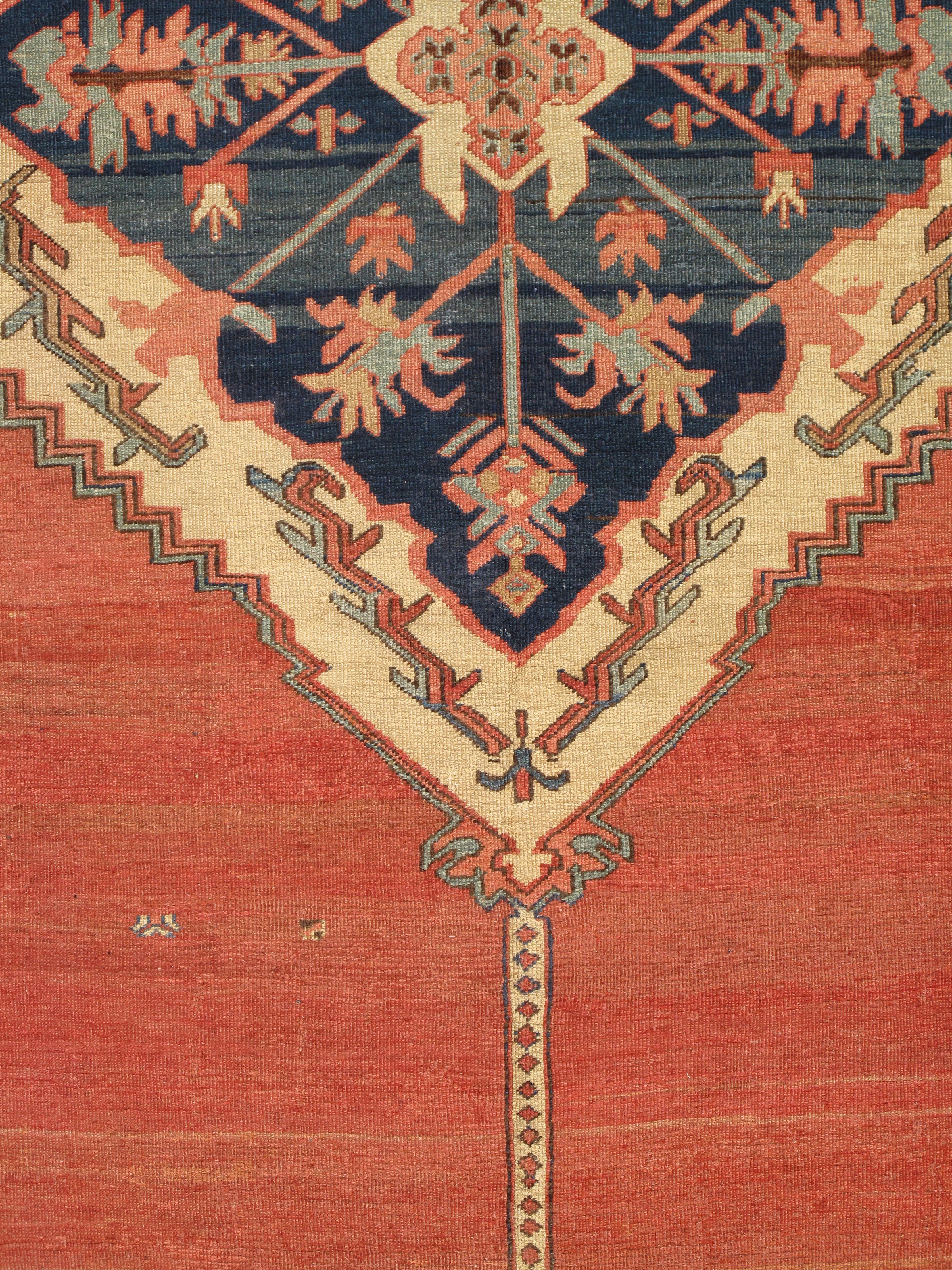 Tapis persan Serapi ancien, tapis oriental en laine fait à la main, ivoire rouille clair bleu clair en vente 3