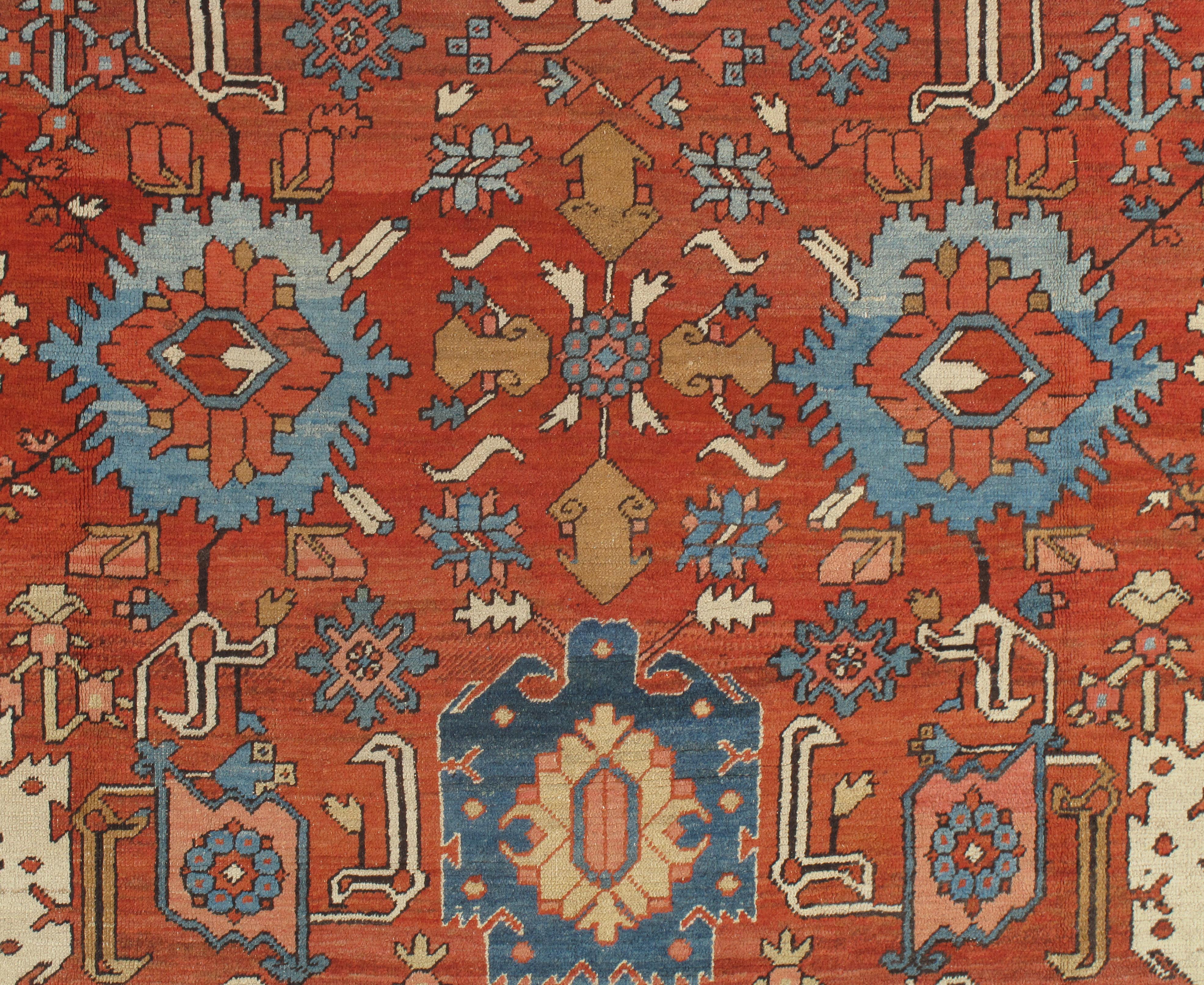 Antiker persischer Serapi-Teppich, handgefertigter orientalischer Wollteppich Elfenbein, Rost Hellblau (Heriz Serapi) im Angebot