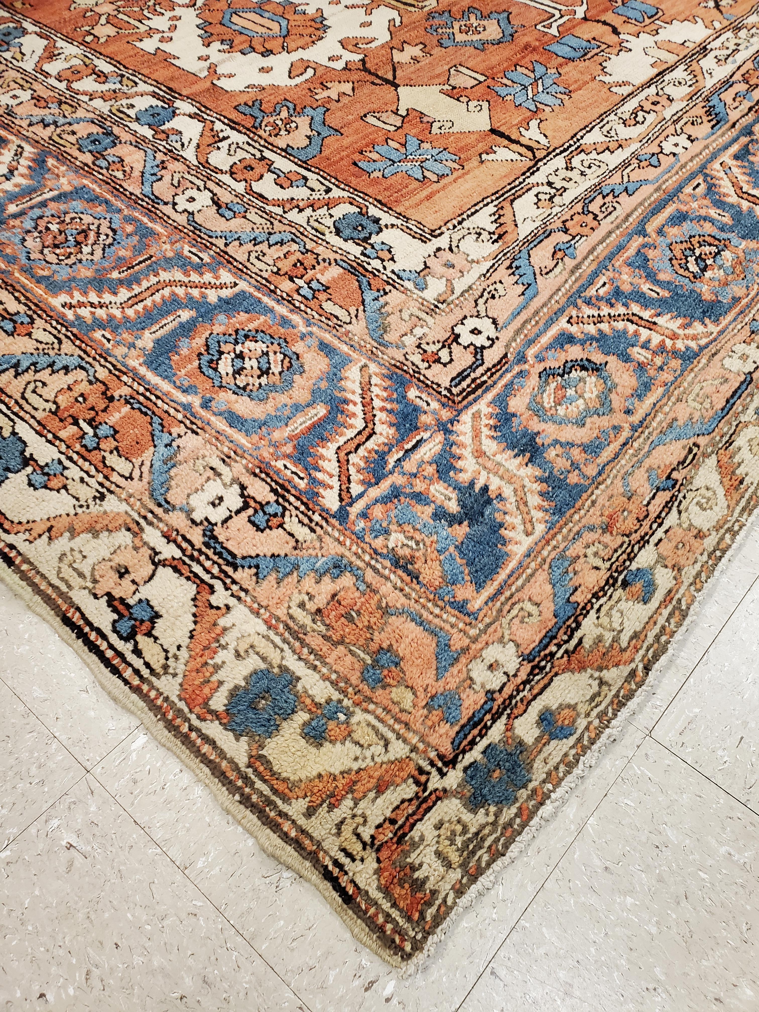 Antique Persian Serapi Carpet, Handmade Wool Oriental Rug Ivory, Rust Light Blue In Good Condition For Sale In Port Washington, NY