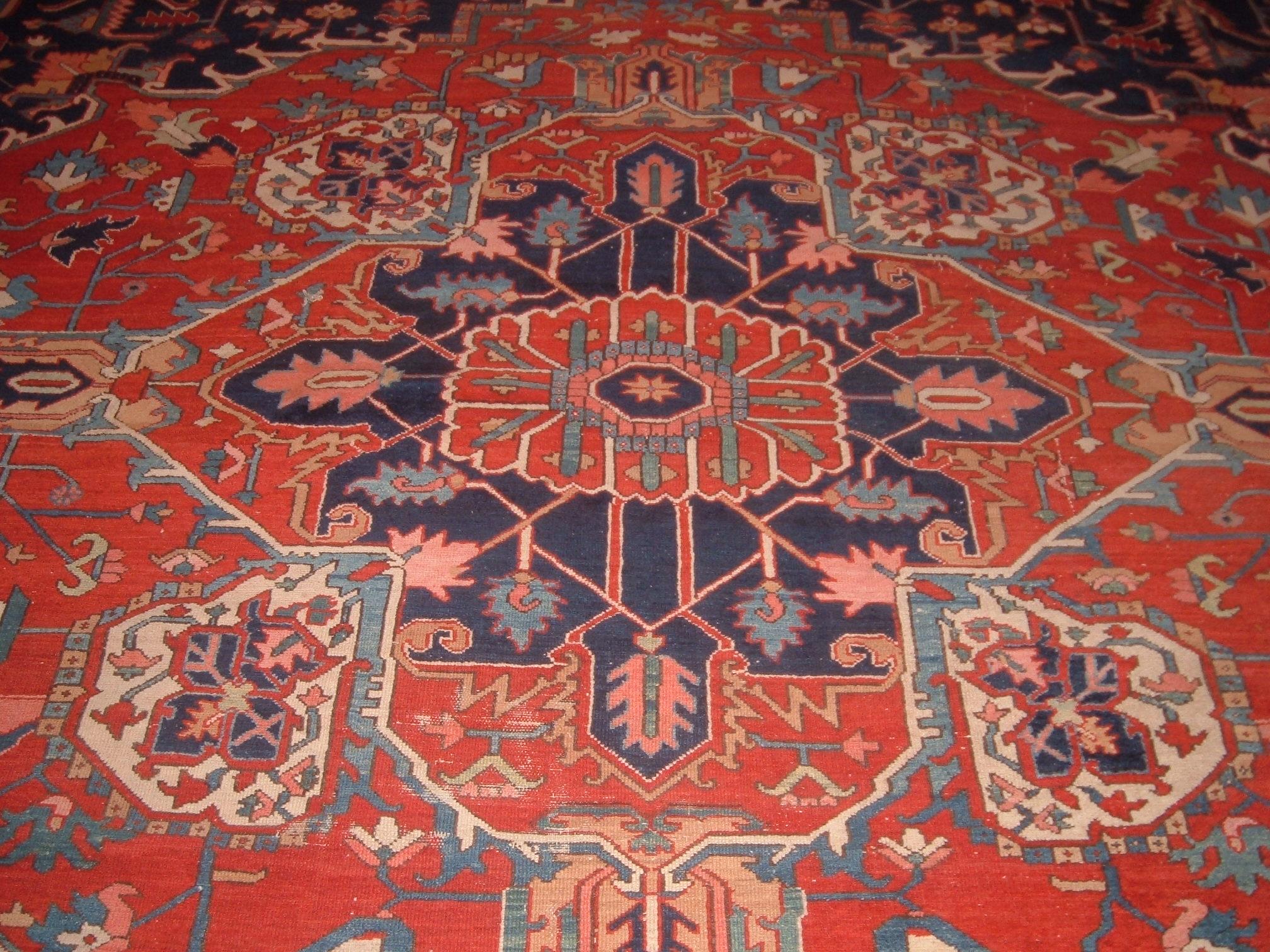Antiker Persischer Serapi Teppich, Handgefertigter Wolle Orientteppich, Marine Rost Hellblau im Angebot 13