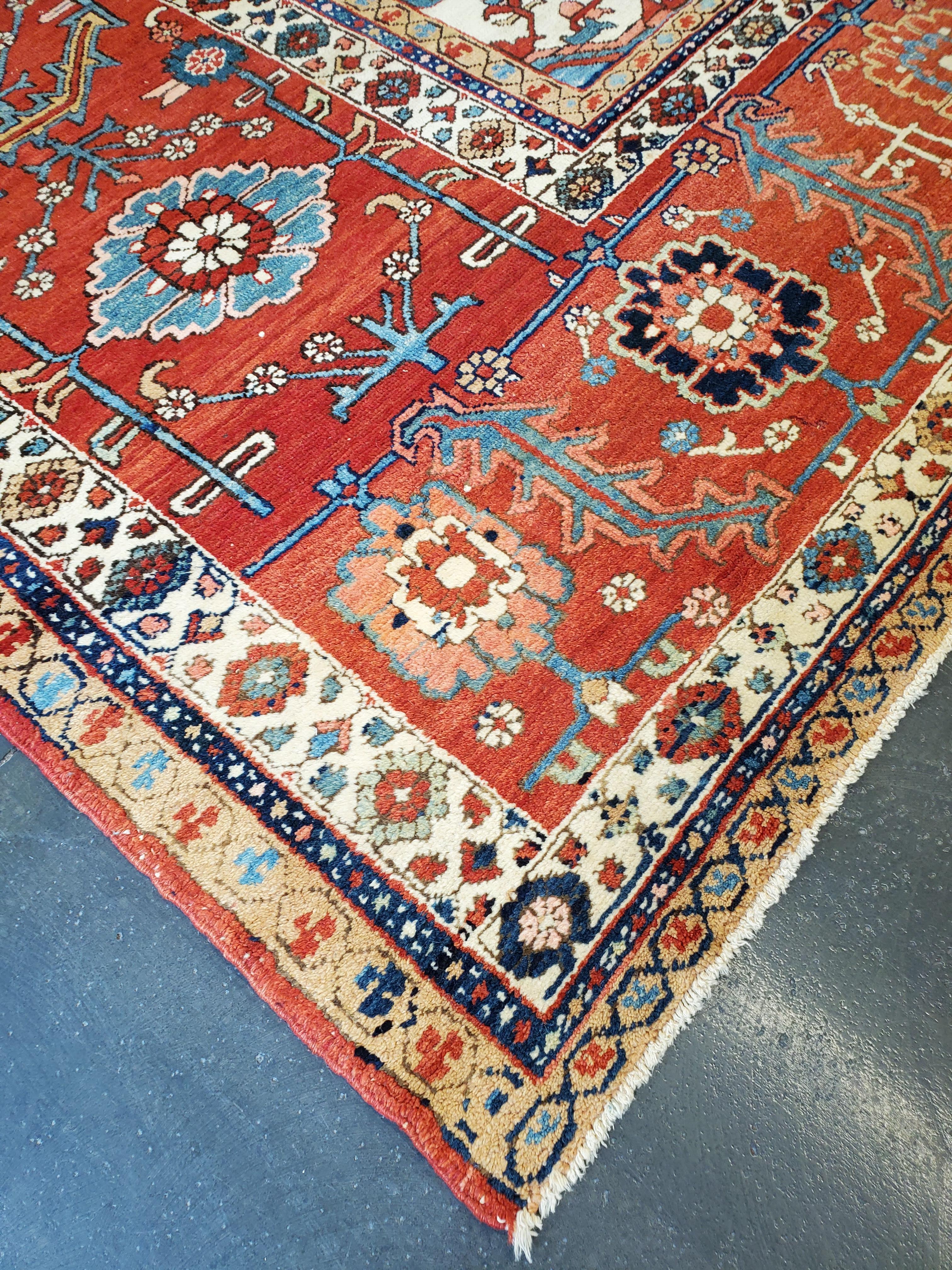 Antiker Persischer Serapi Teppich, Handgefertigter Wolle Orientteppich, Marine Rost Hellblau (Handgeknüpft) im Angebot