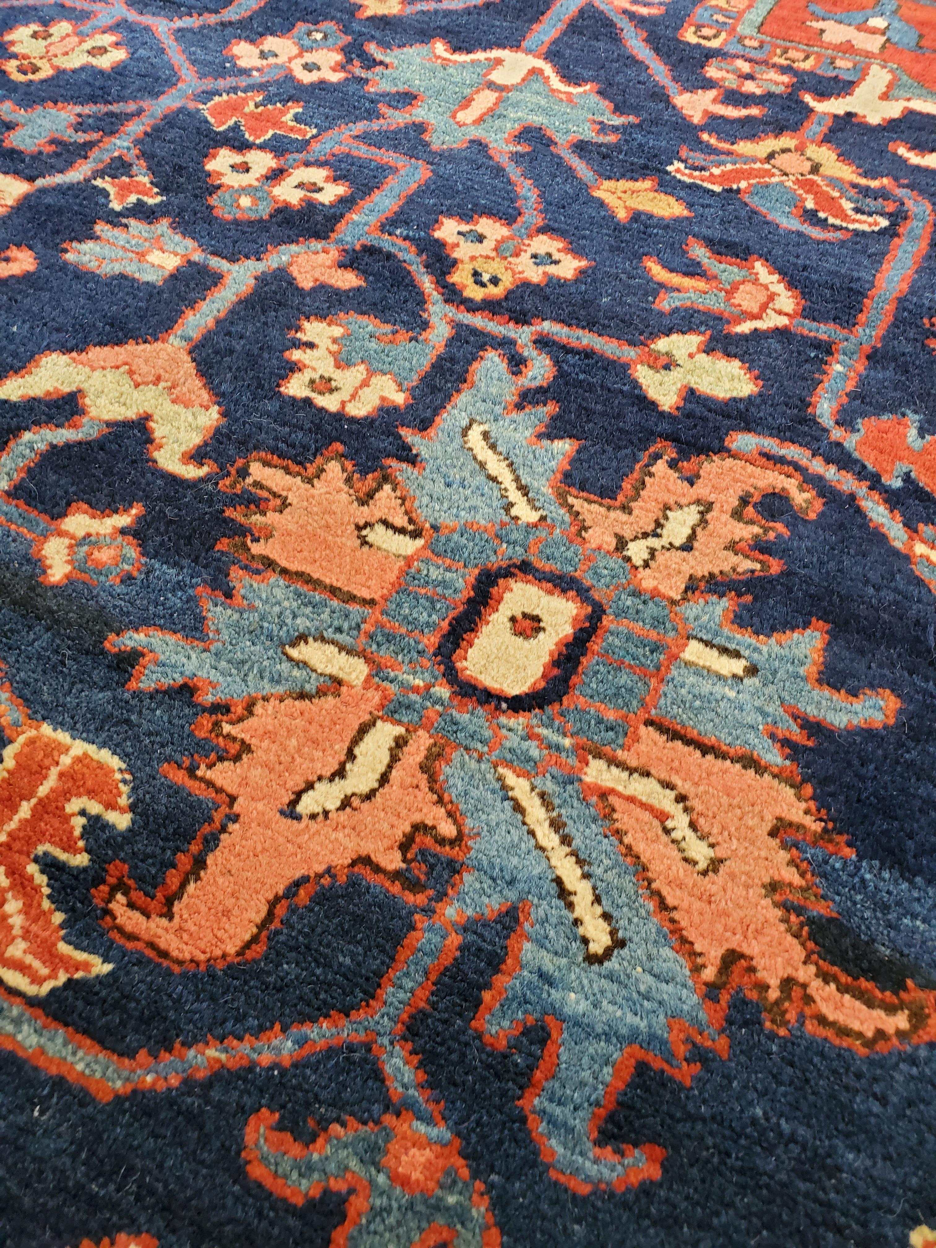 Antiker Persischer Serapi Teppich, Handgefertigter Wolle Orientteppich, Marine Rost Hellblau im Angebot 1