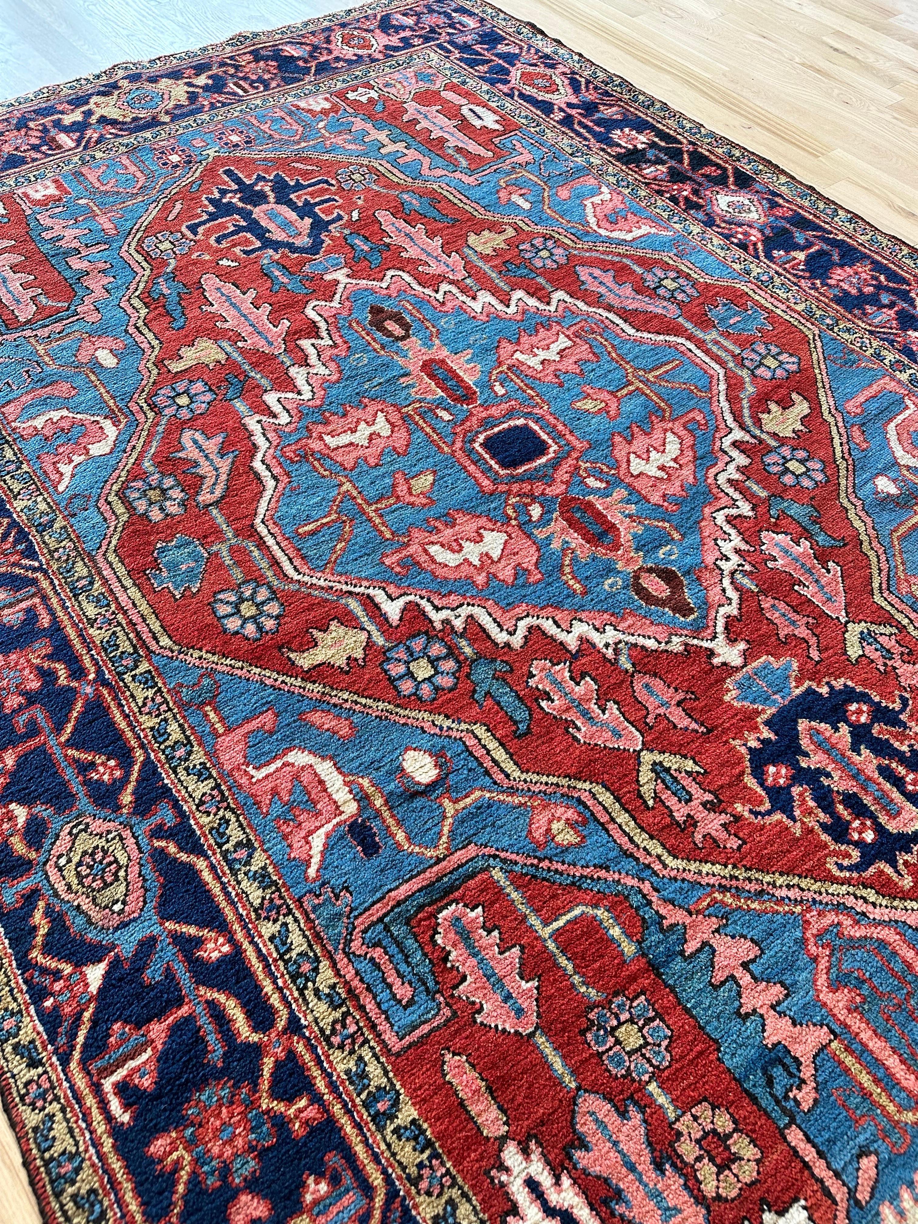 Antique Persian Serapi Carpet Handmade Wool Oriental Rug, Red, Ivory, Light Blue For Sale 5