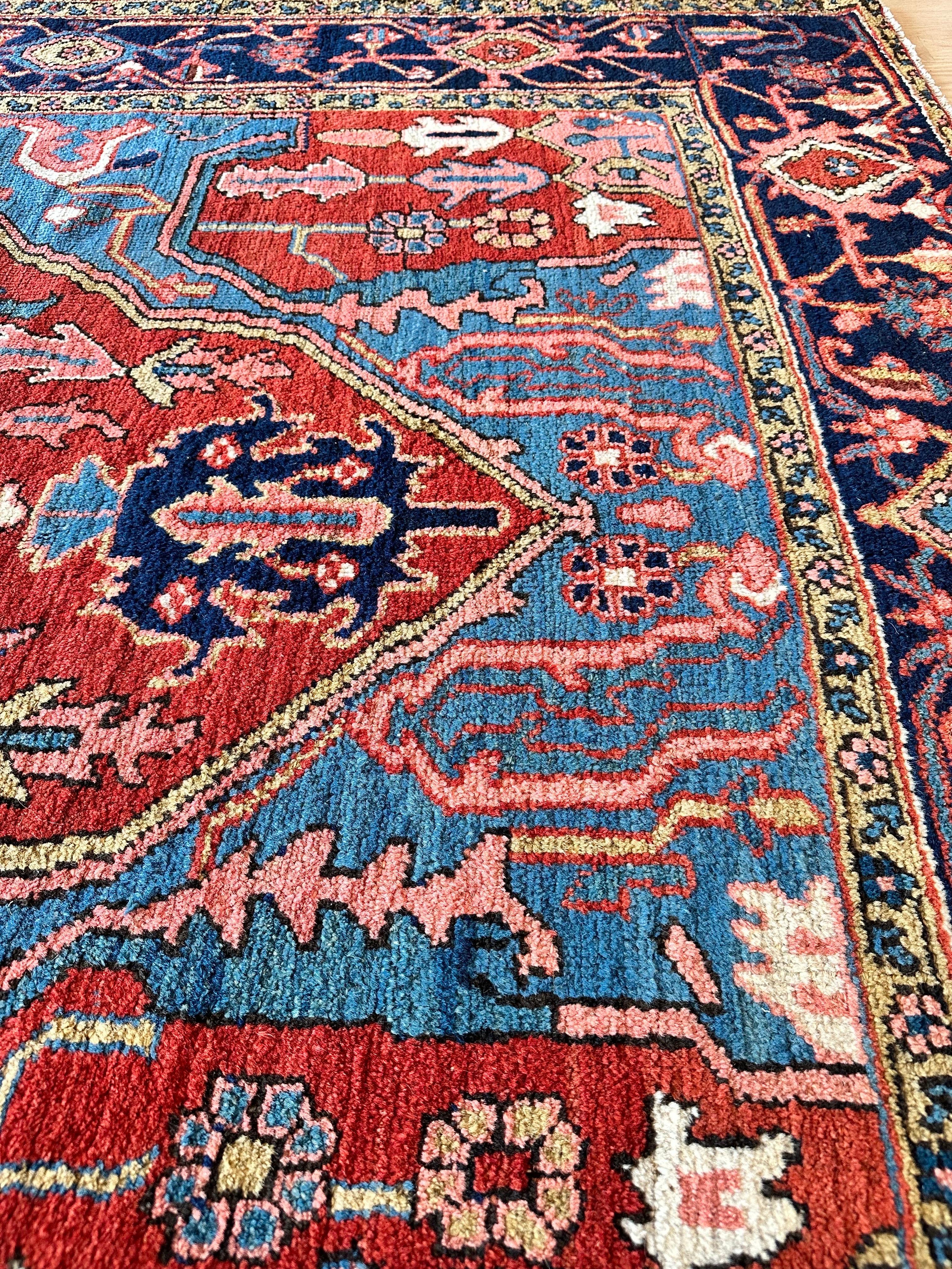 Antique Persian Serapi Carpet Handmade Wool Oriental Rug, Red, Ivory, Light Blue For Sale 6