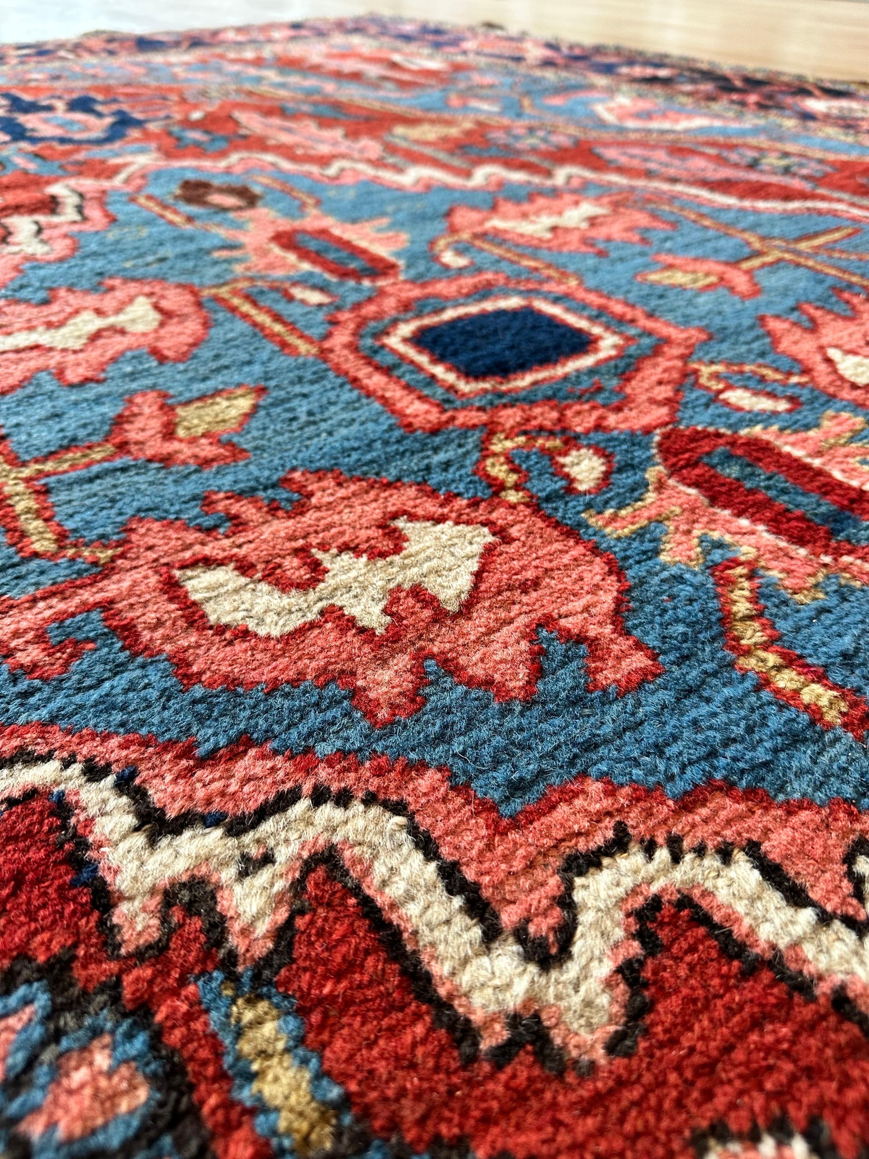 Antique Persian Serapi Carpet Handmade Wool Oriental Rug, Red, Ivory, Light Blue For Sale 7
