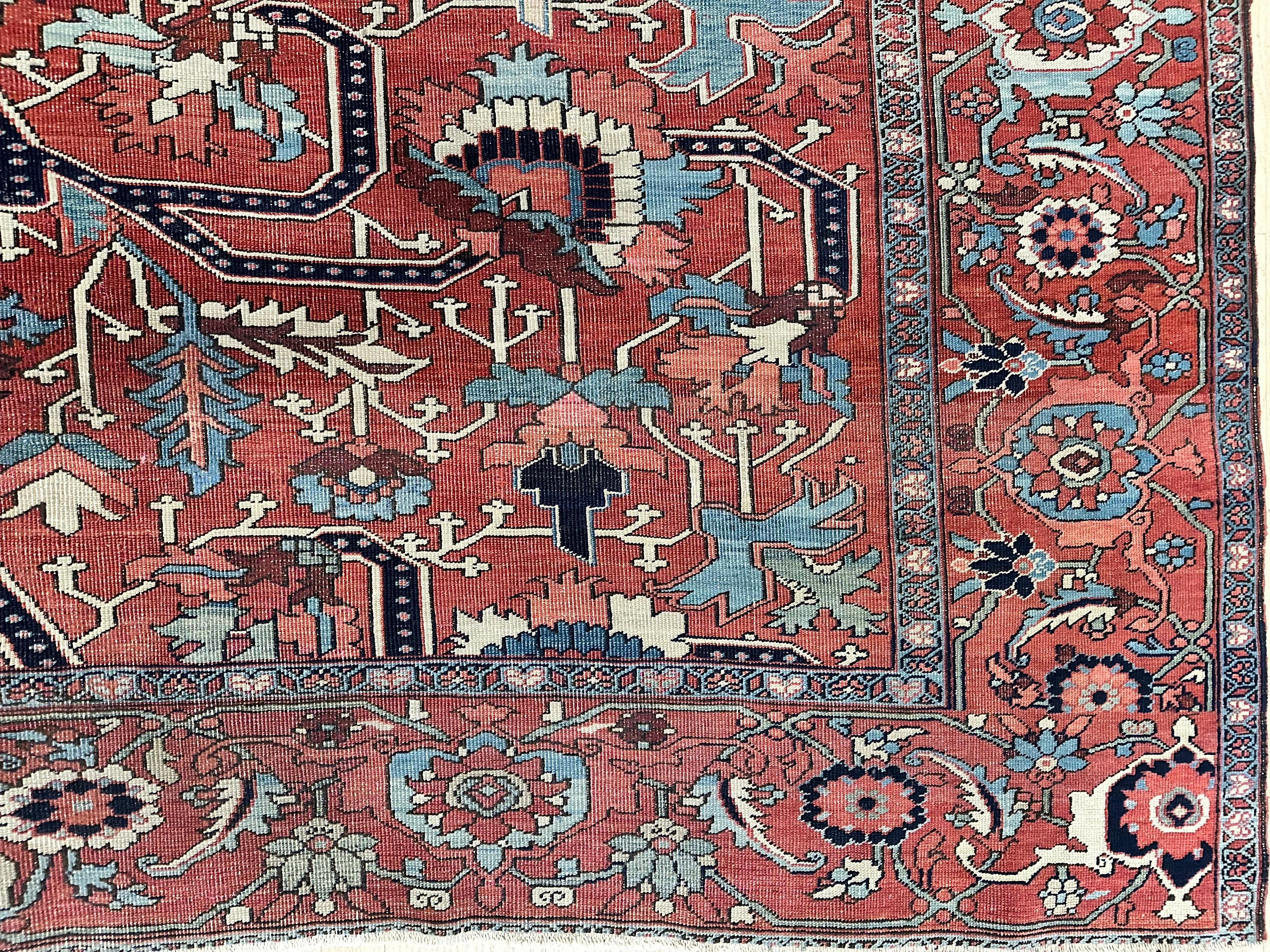 Tapis persan Serapi ancien, tapis oriental fait à la main, ivoire rouille, bleu clair en vente 2
