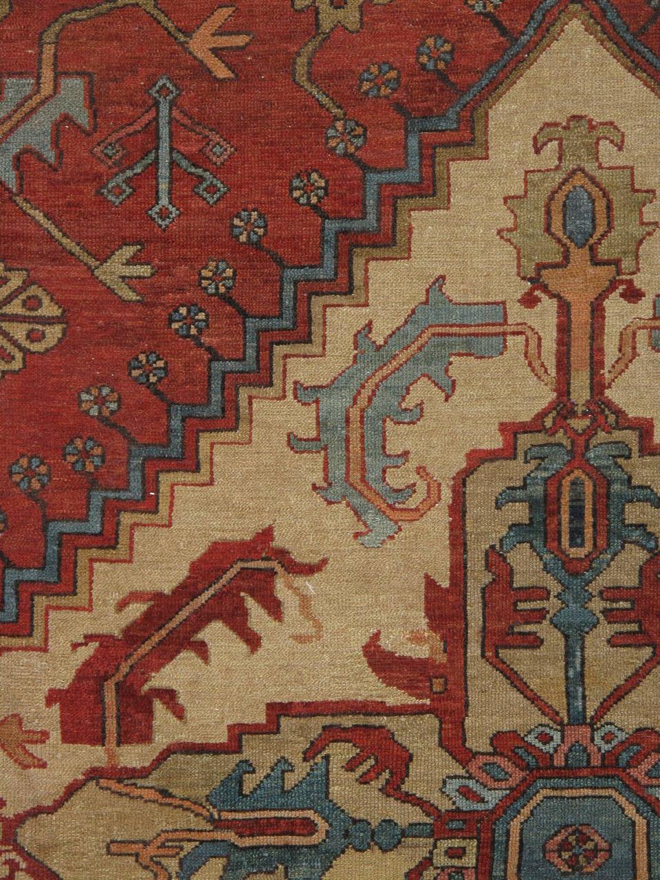 Antiker persischer Serapi-Teppich, handgefertigter orientalischer Wollteppich, Rost, Elfenbein, Lt Blau (Handgeknüpft) im Angebot