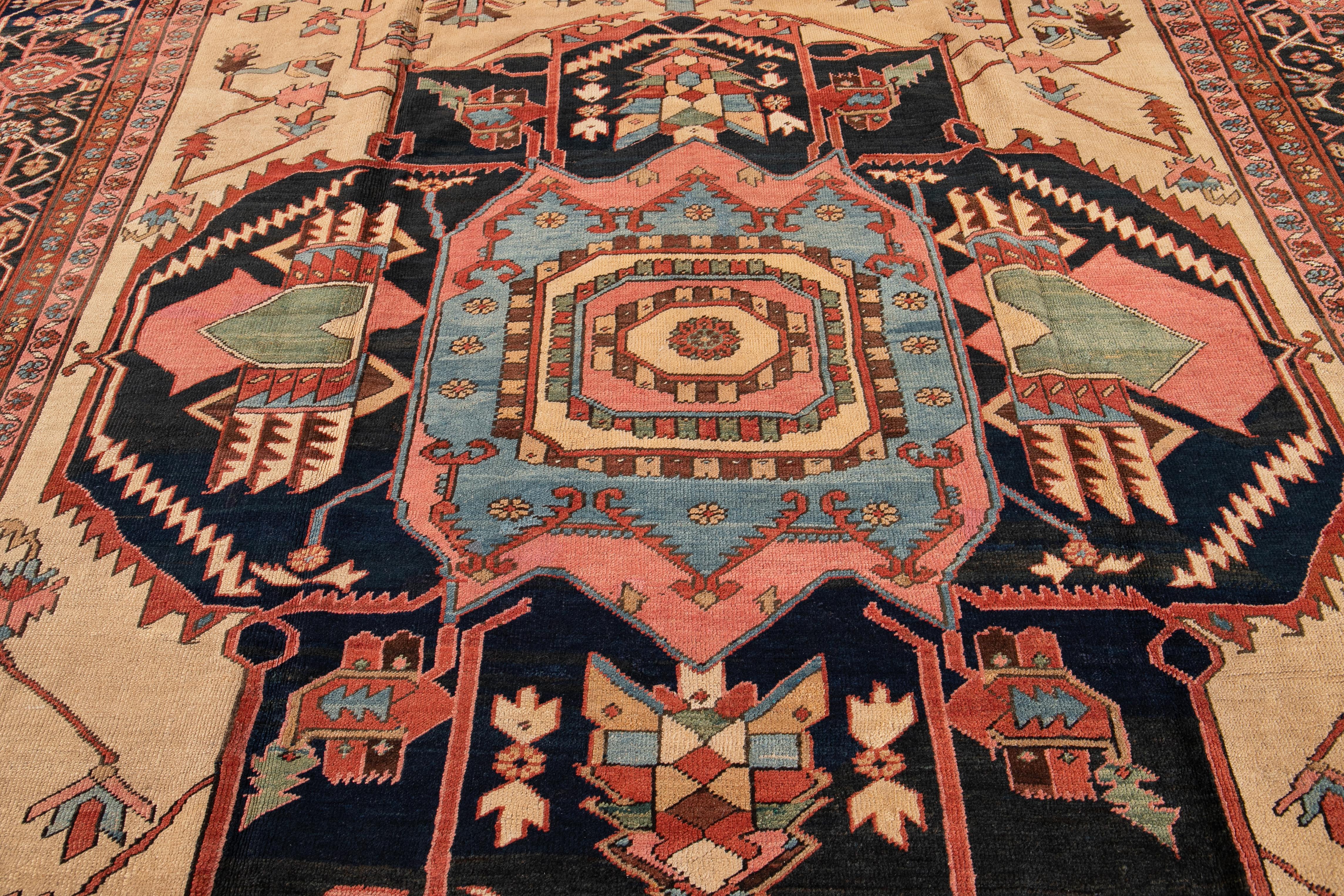 Antique Persian Serapi Handmade Colorful Wool Rug In Excellent Condition For Sale In Norwalk, CT
