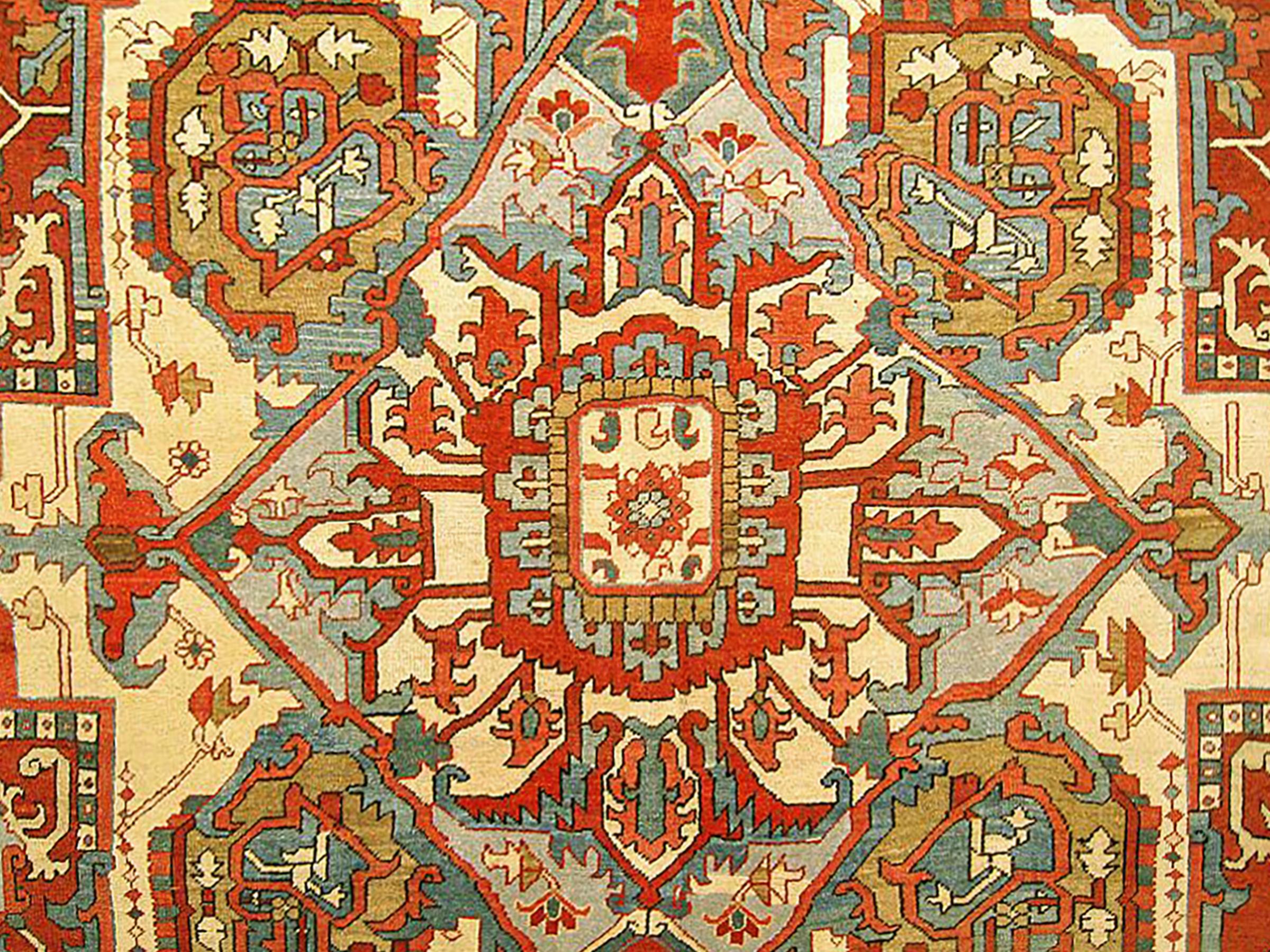 Antiker persischer Serapi- orientalischer Serapi-Teppich in Großformat, mit zentralem Medaillon (Handgeknüpft) im Angebot