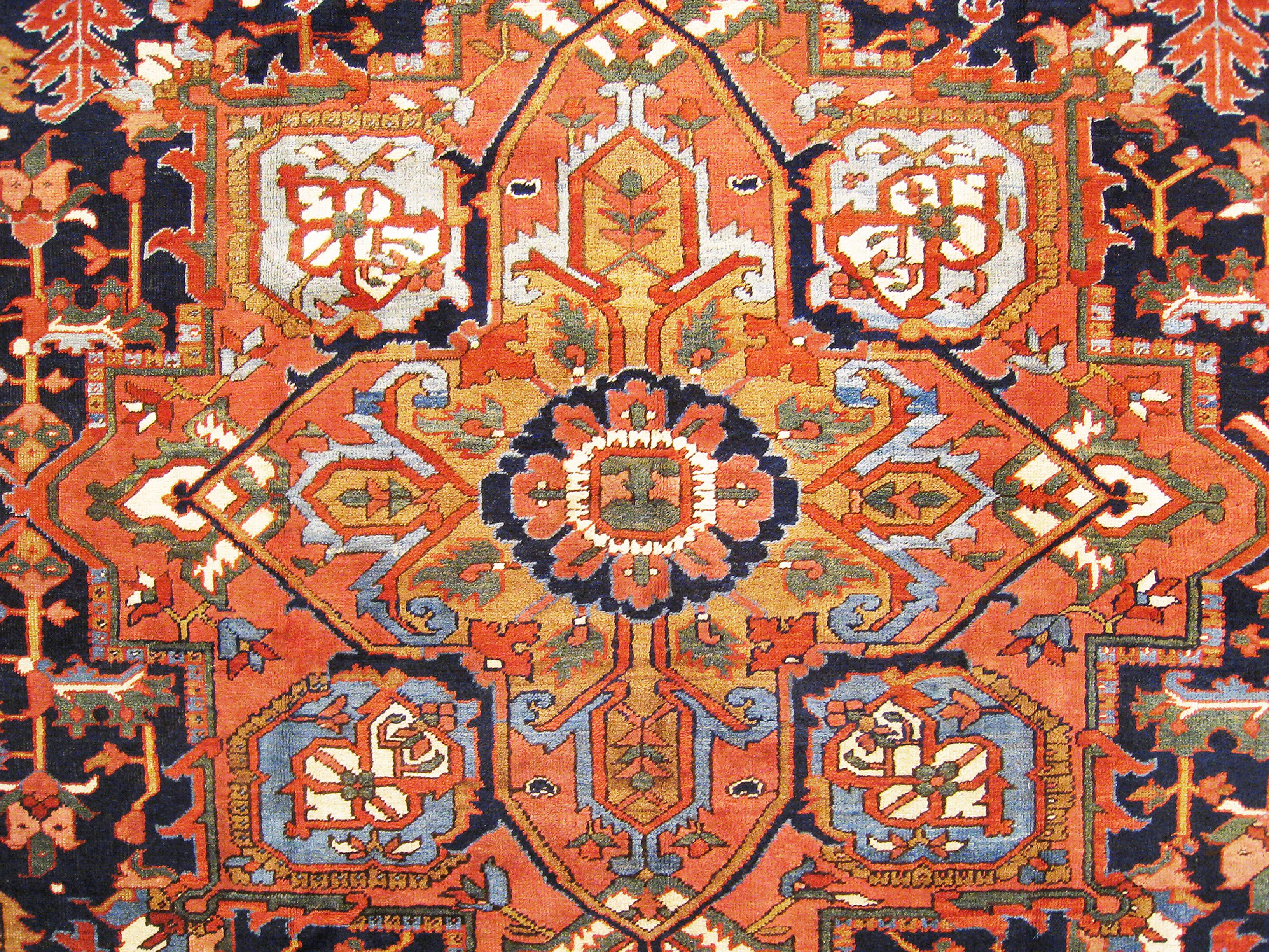 Early 20th Century Antique Persian Serapi Oriental Carpet, in Room Size, with Central Medallion For Sale