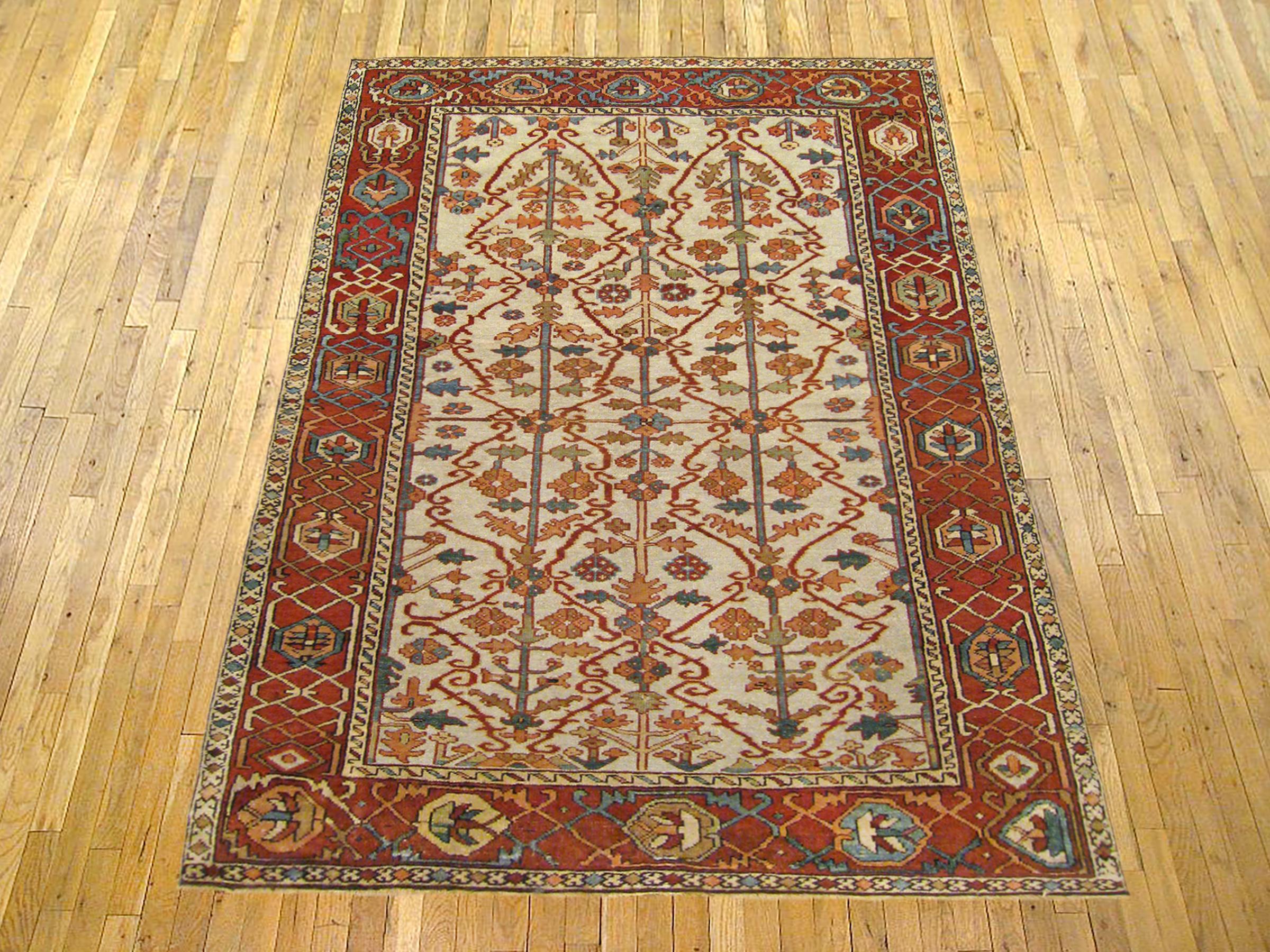 Antique Persian Serapi Oriental Rug, in Small size

An antique Persian Serapi oriental rug, size 6'0