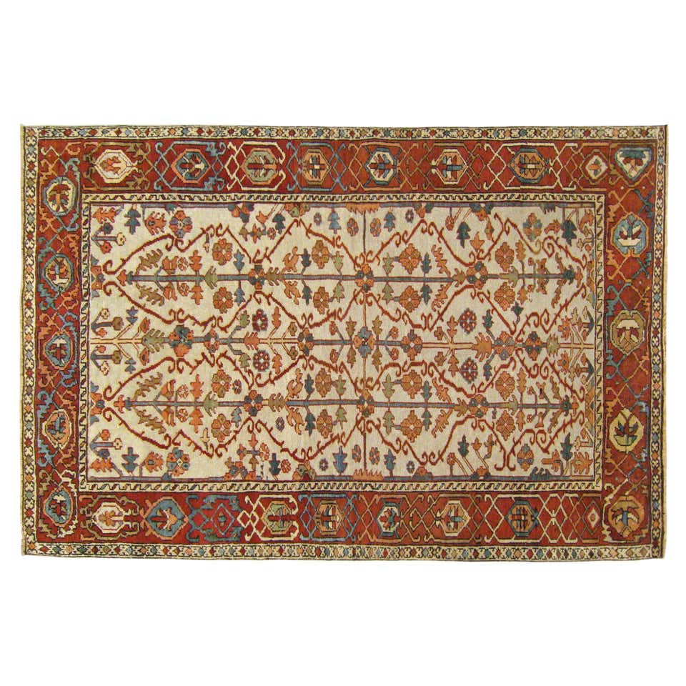 Antique Persian Serapi Oriental Carpet, in Small Size, with Symmetrical ...