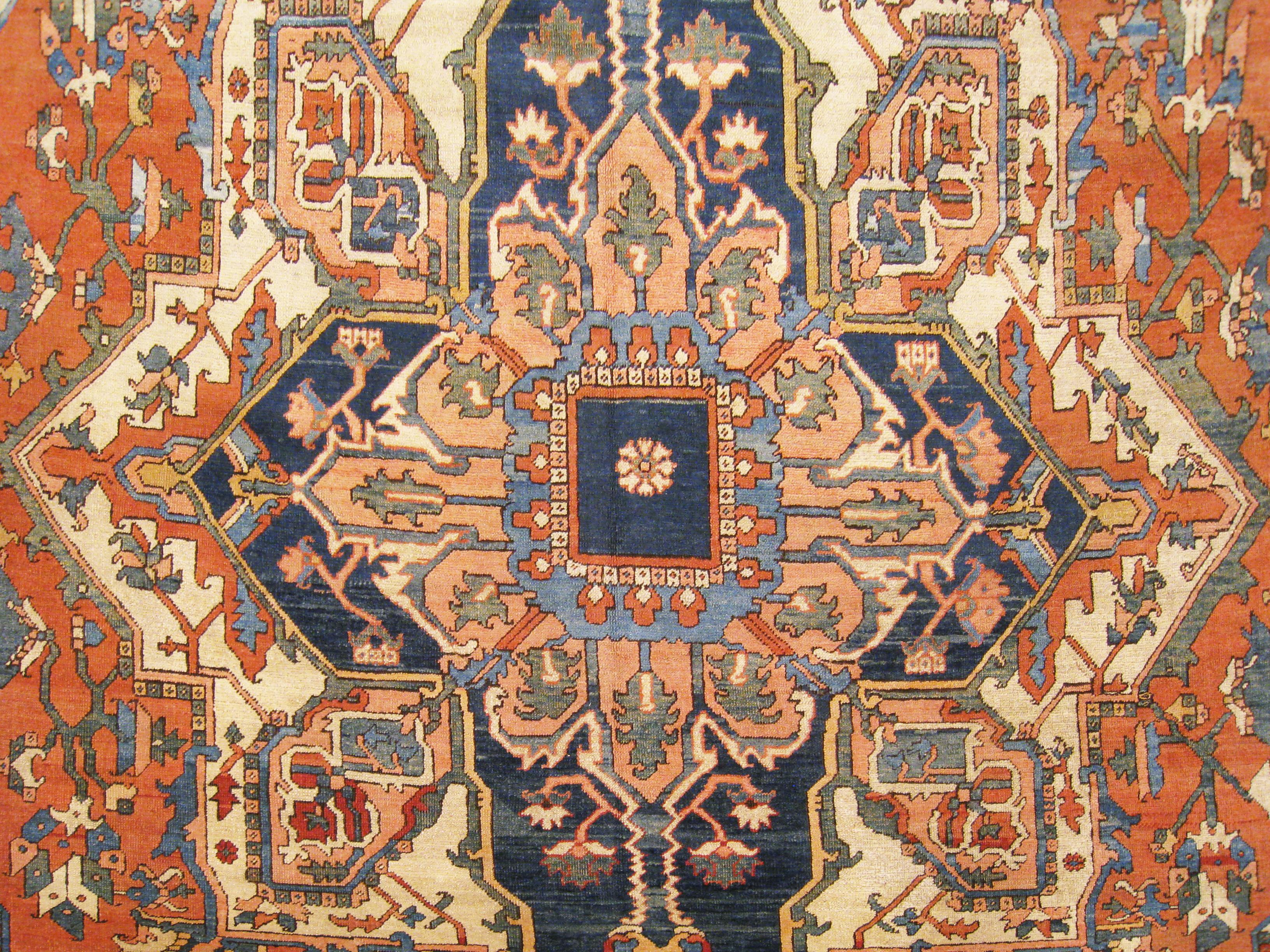 Late 19th Century Antique Persian Serapi Oriental Carpet with Medallion and Soft Colors, Room Size For Sale