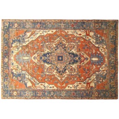 Tapis oriental persan antique Serapi avec médaillon et couleurs douces, taille de la pièce