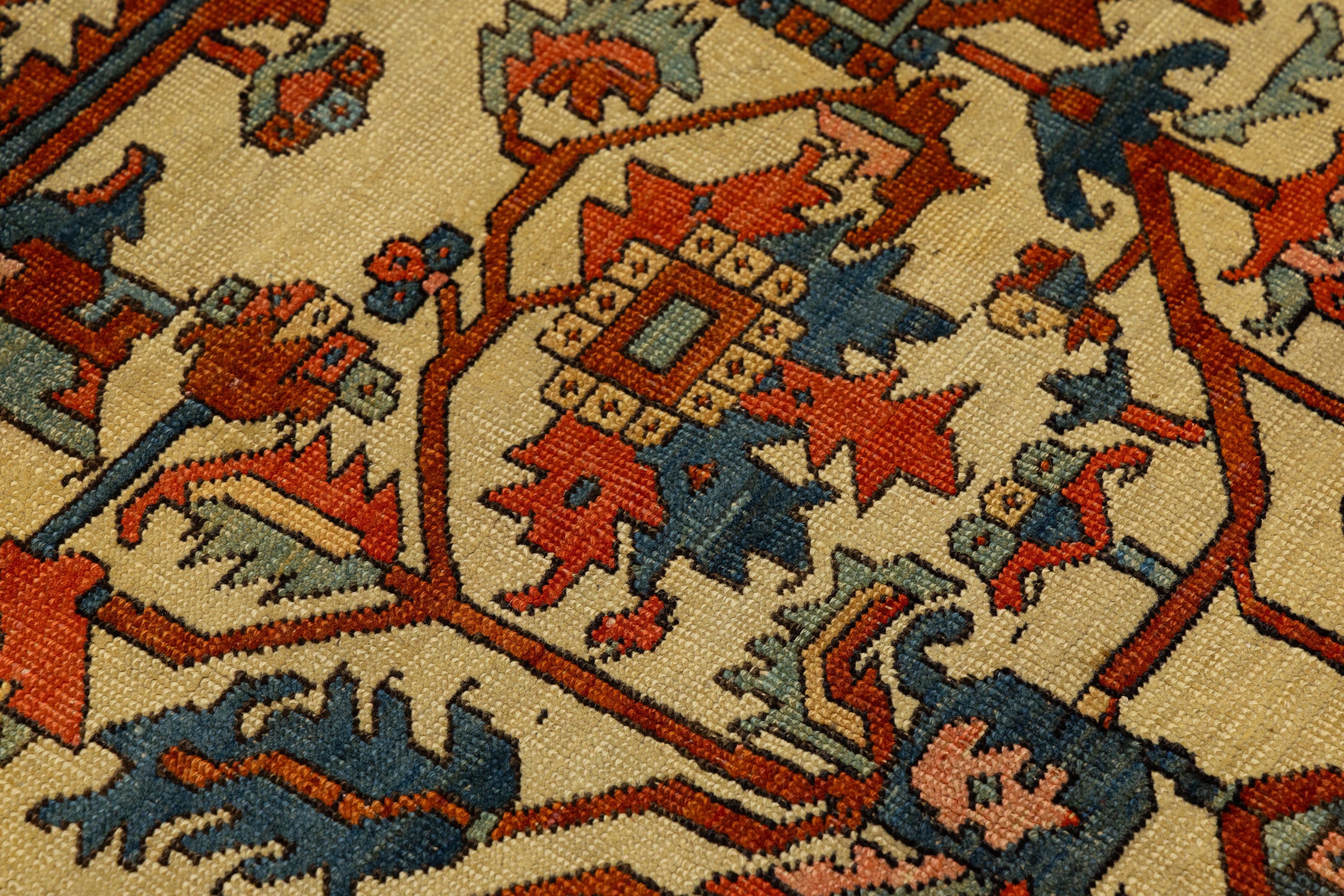 Antique Persian Serapi Red Wool Rug Featuring a Medallion Design im Angebot 4