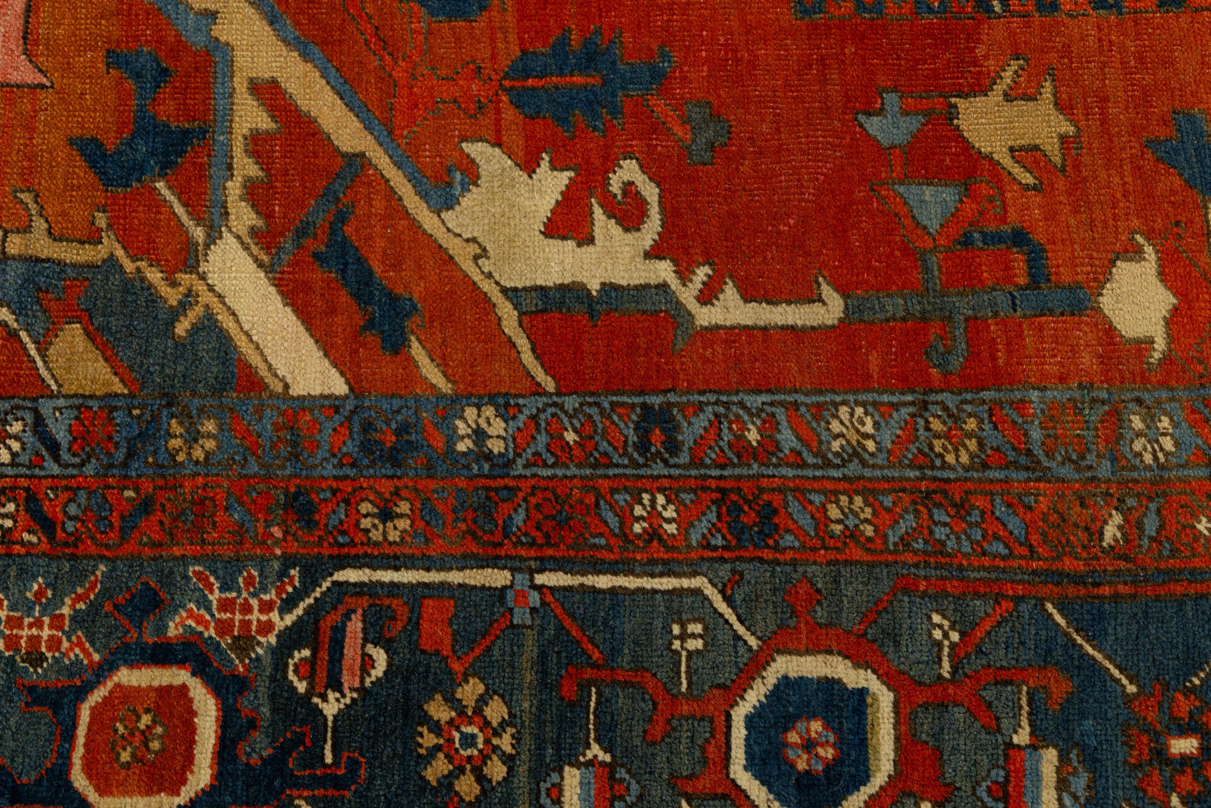 Antique Persian Serapi Red Wool Rug Featuring a Medallion Design im Angebot 5