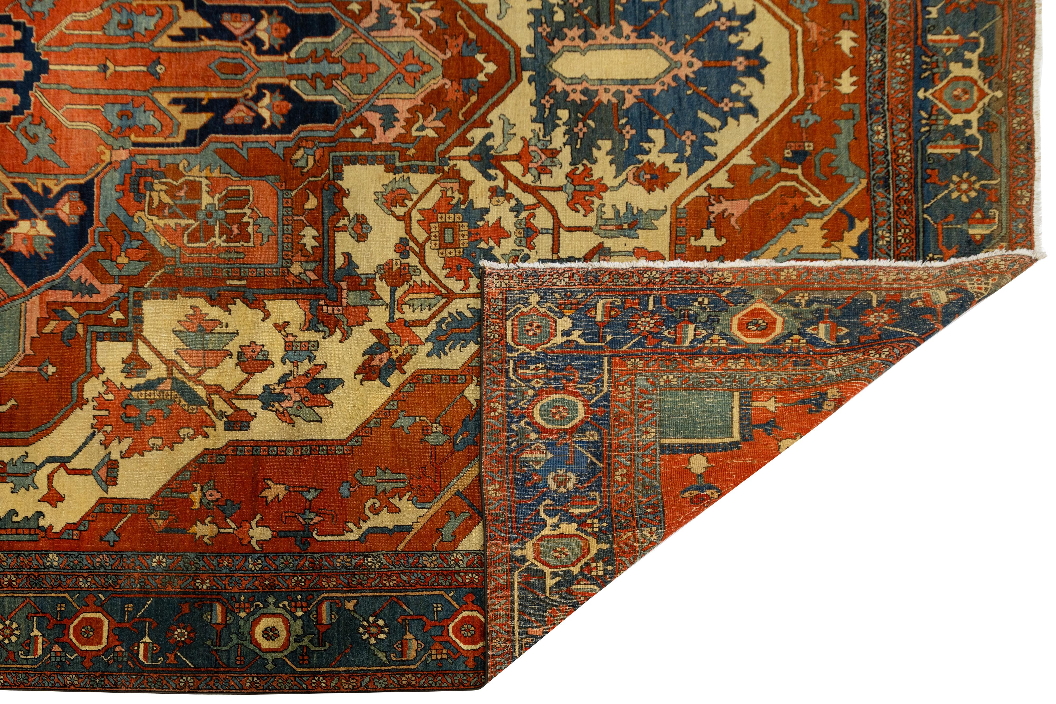 Antique Persian Serapi Red Wool Rug Featuring a Medallion Design (Heriz Serapi) im Angebot