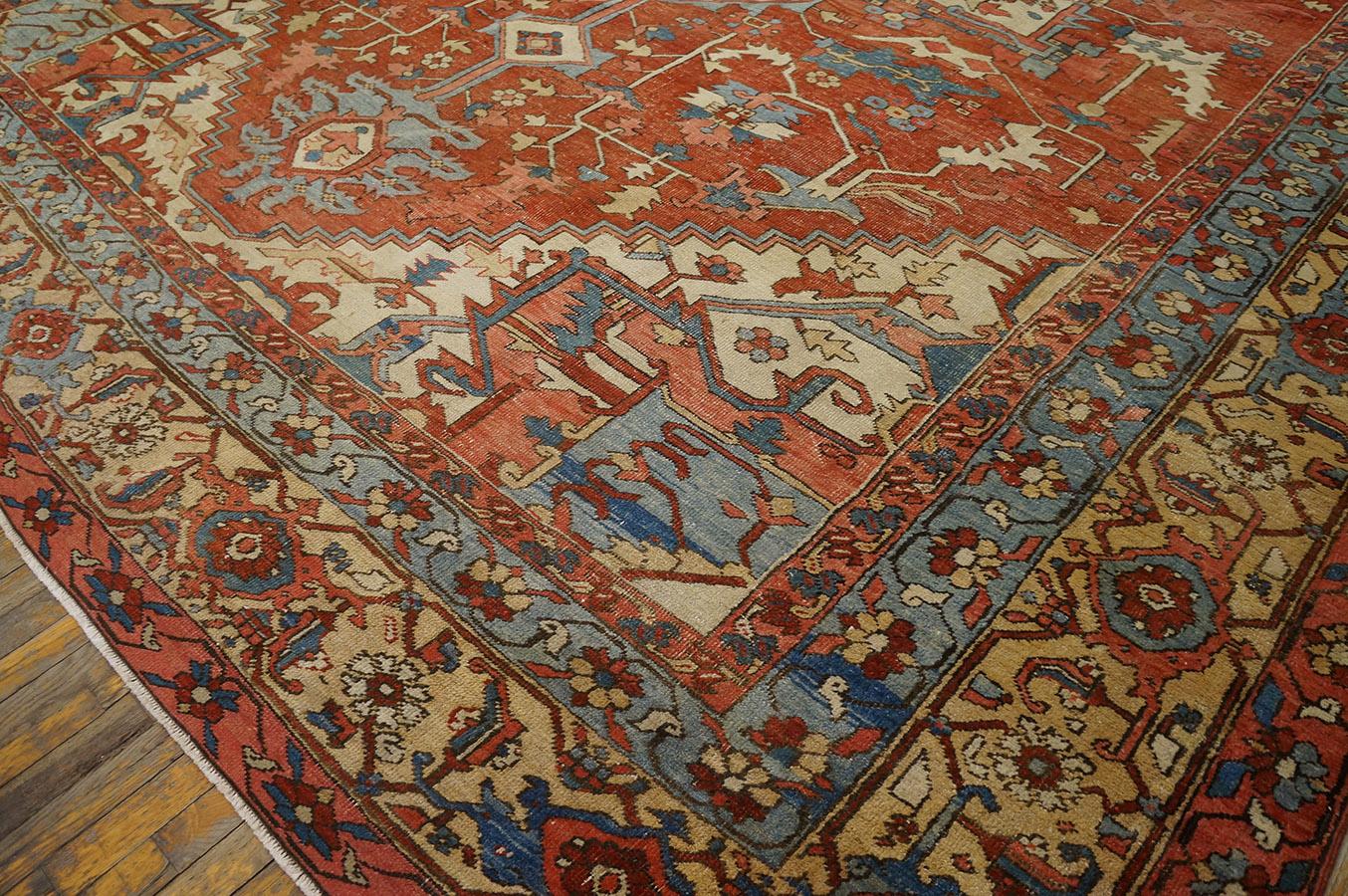 Late 19th Century Persian Serapi Carpet ( 12' x 18' - 366 x 548 cm ) In Good Condition For Sale In New York, NY
