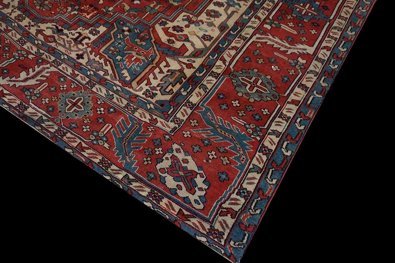 Late 19th Century Persian Serapi Carpet ( 12'3