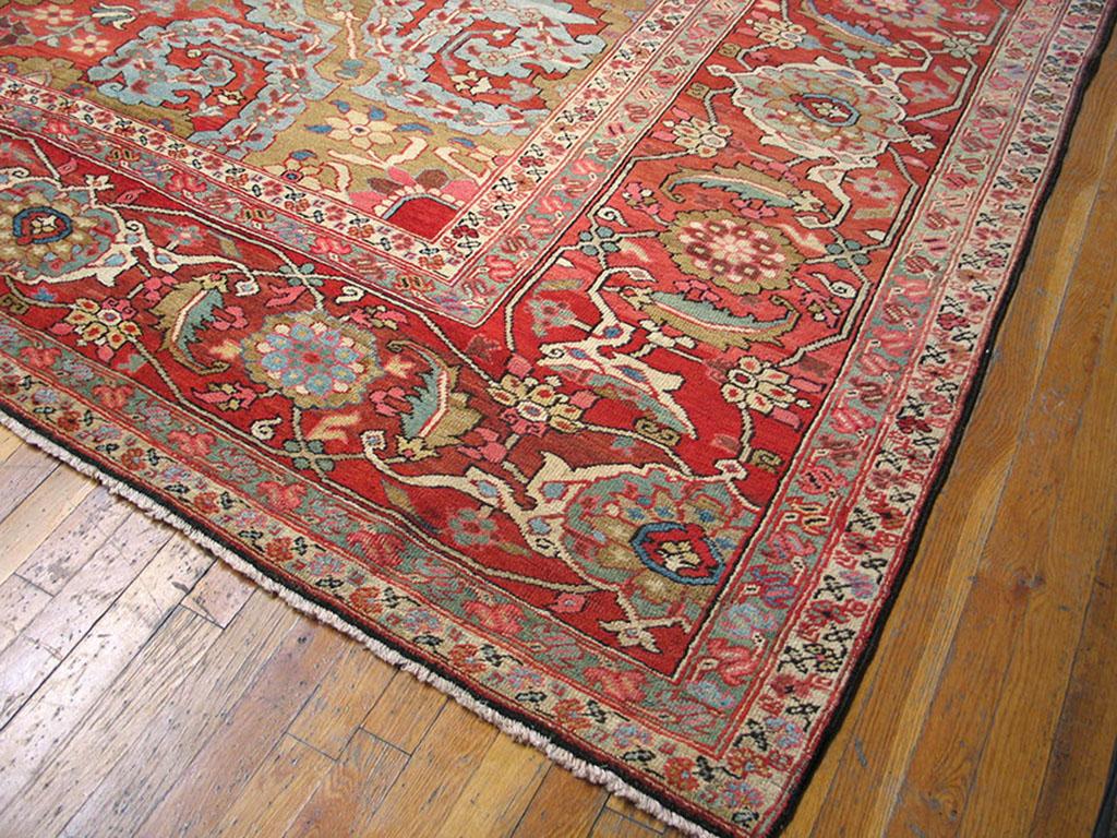 19th Century N.W. Persian Serapi Carpet ( 14' x 20' - 426 x 610 ) In Good Condition For Sale In New York, NY