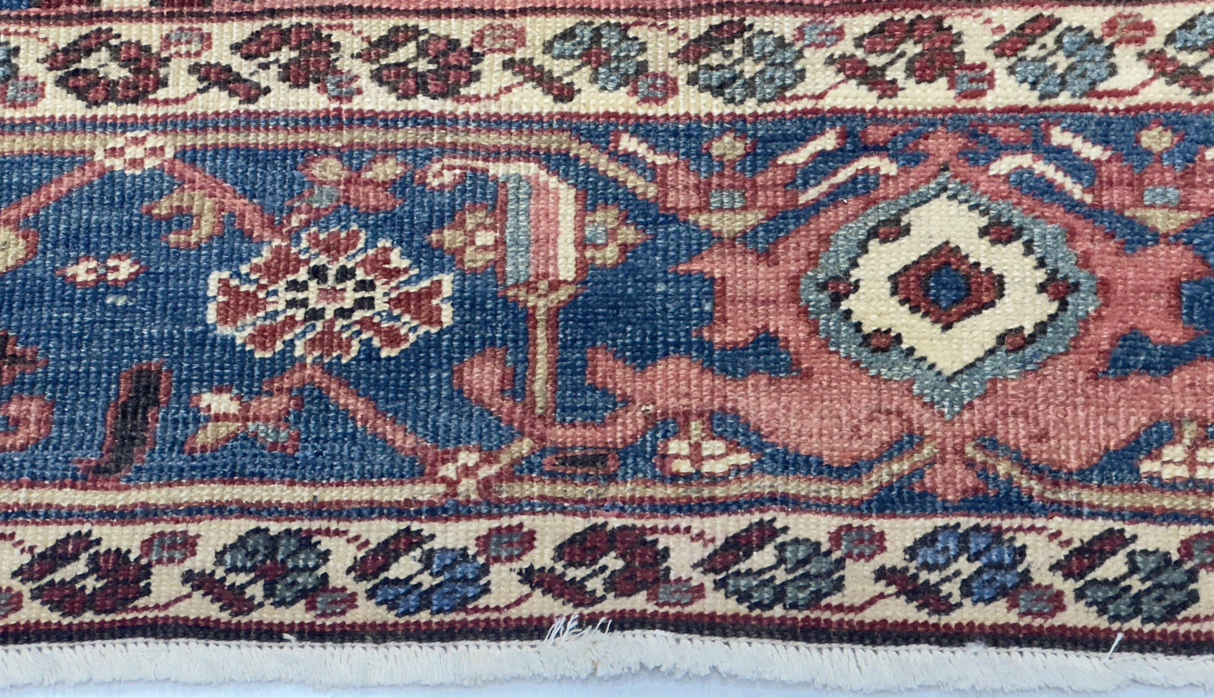 Antiker persischer Serapi-Teppich 5'2 x 6'9 (Handgeknüpft) im Angebot