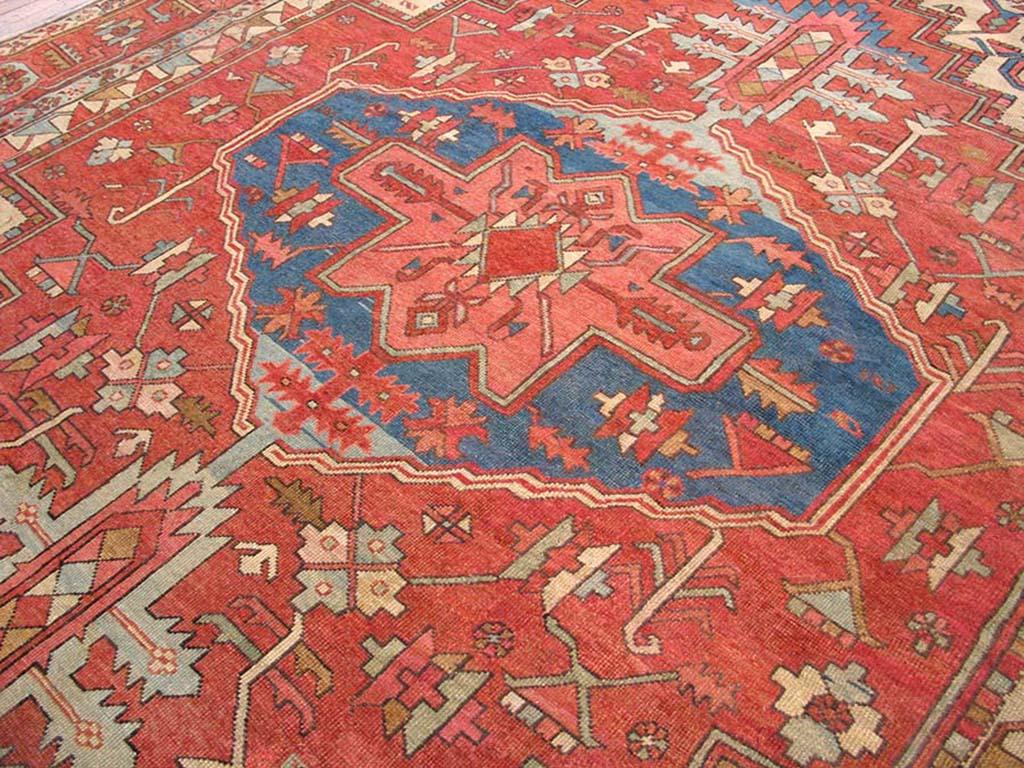 Early 20th Century Late 19th Century N.W. Persian Serapi Carpet ( 9'6