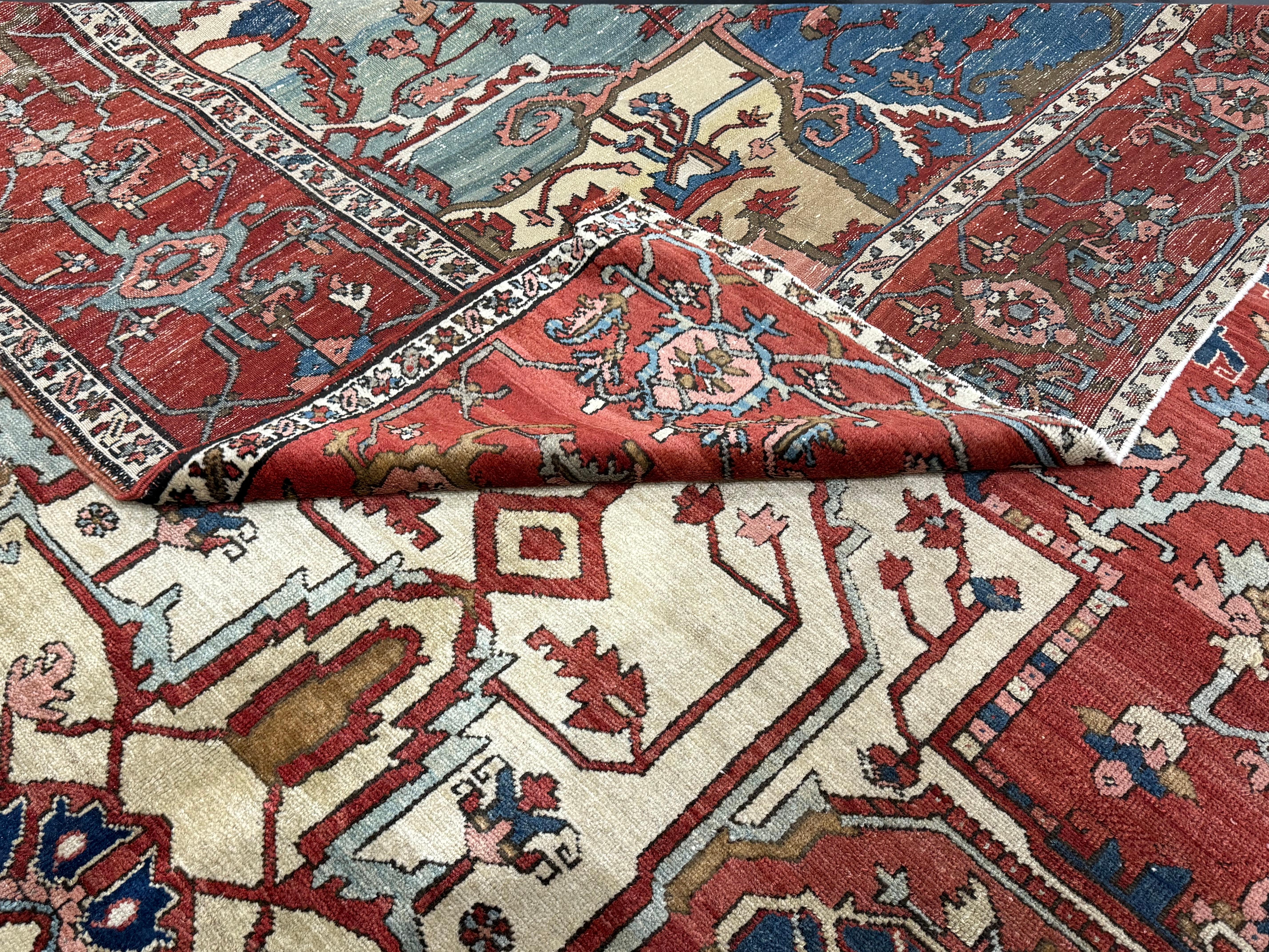 XIXe siècle Tapis persan antique Serapi 9'11