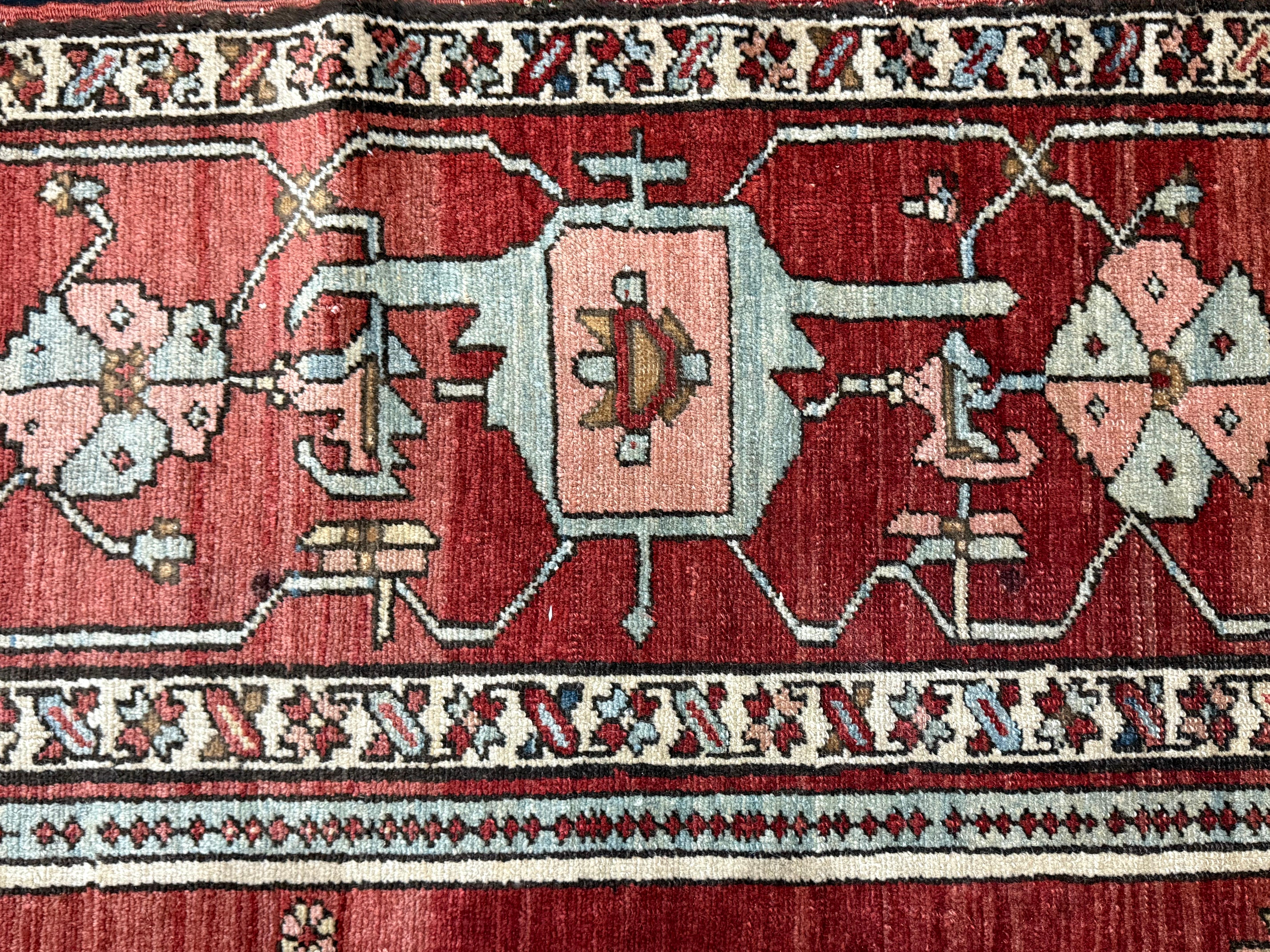 Laine Tapis persan antique Serapi 9'11