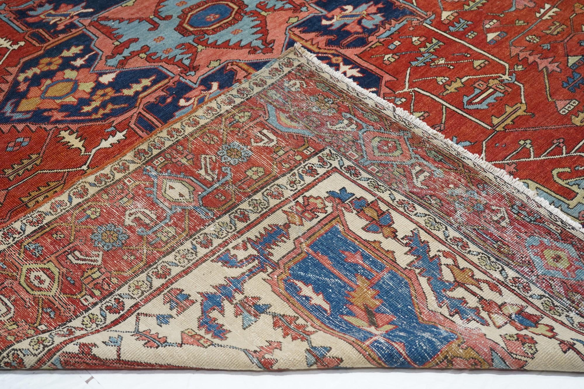 Antiker persischer Serapi-Teppich 9'9'' x 12'8'' im Angebot 2