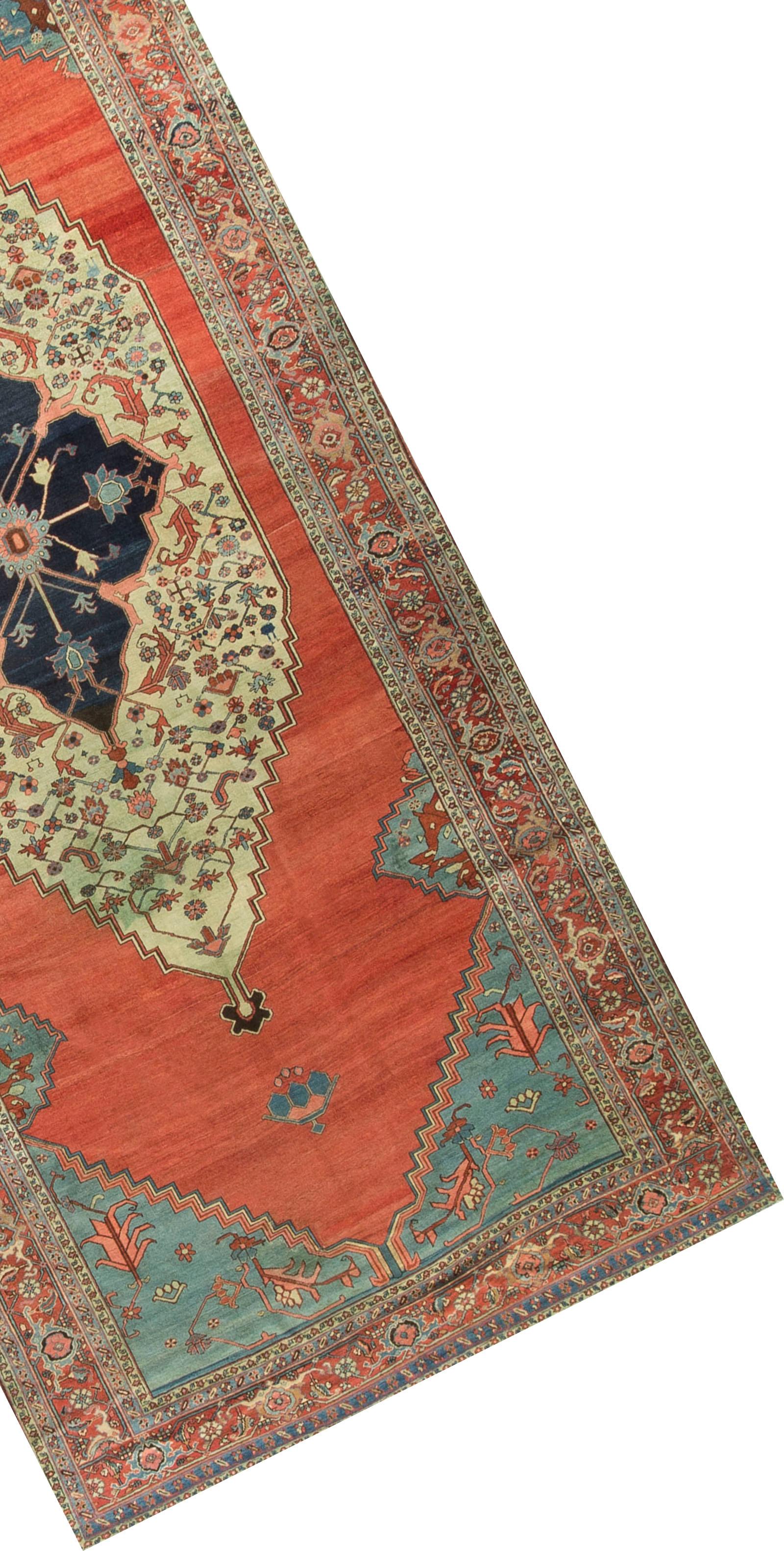 Antique Persian Serapi Rug Carpet, circa 1890 7'7 x 17'8 In Good Condition For Sale In Secaucus, NJ