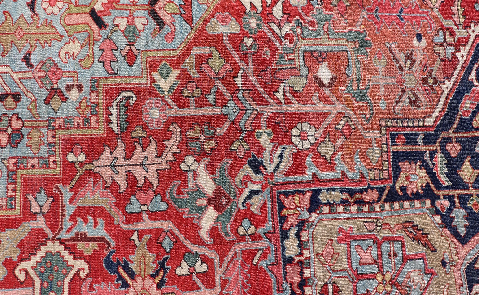 Antico tappeto persiano Serapi con un medaglione di grandi dimensioni 13'0 x 18'4 in vendita 12