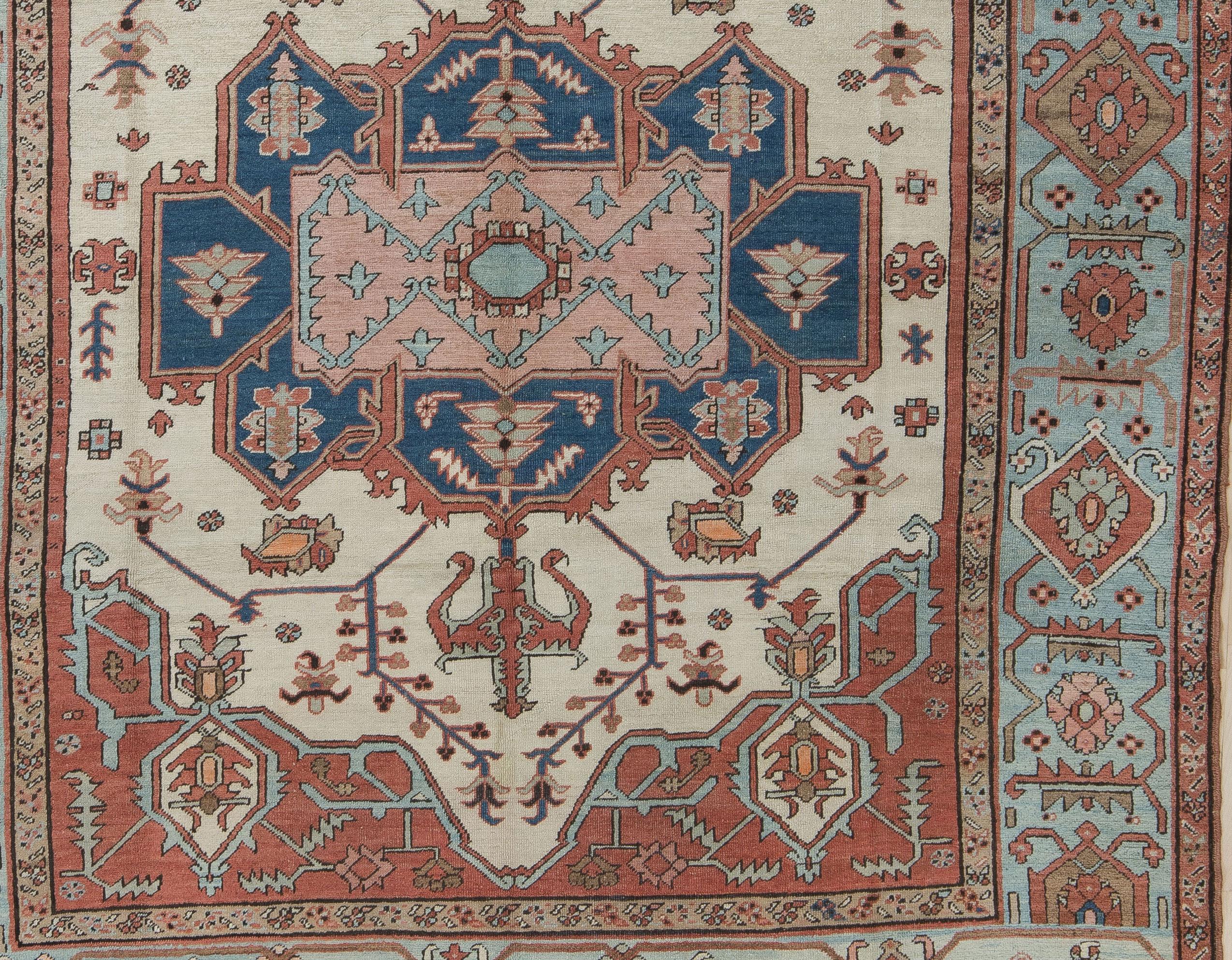 19th Century Antique Persian Serapi Rug Fine Quality Large Tribal Carpet  For Sale