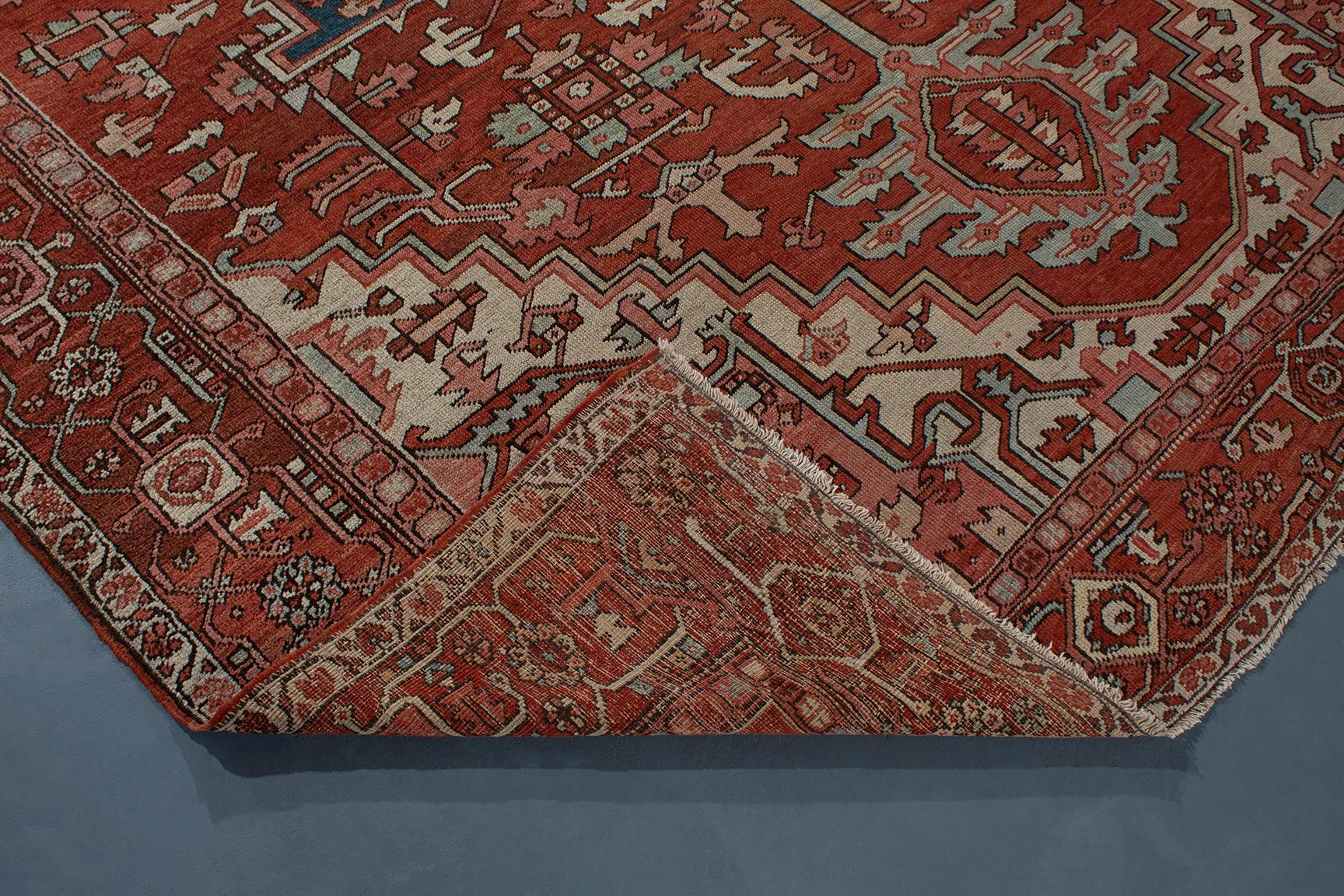 Early 20th Century Antique Persian Serapi Rug For Sale