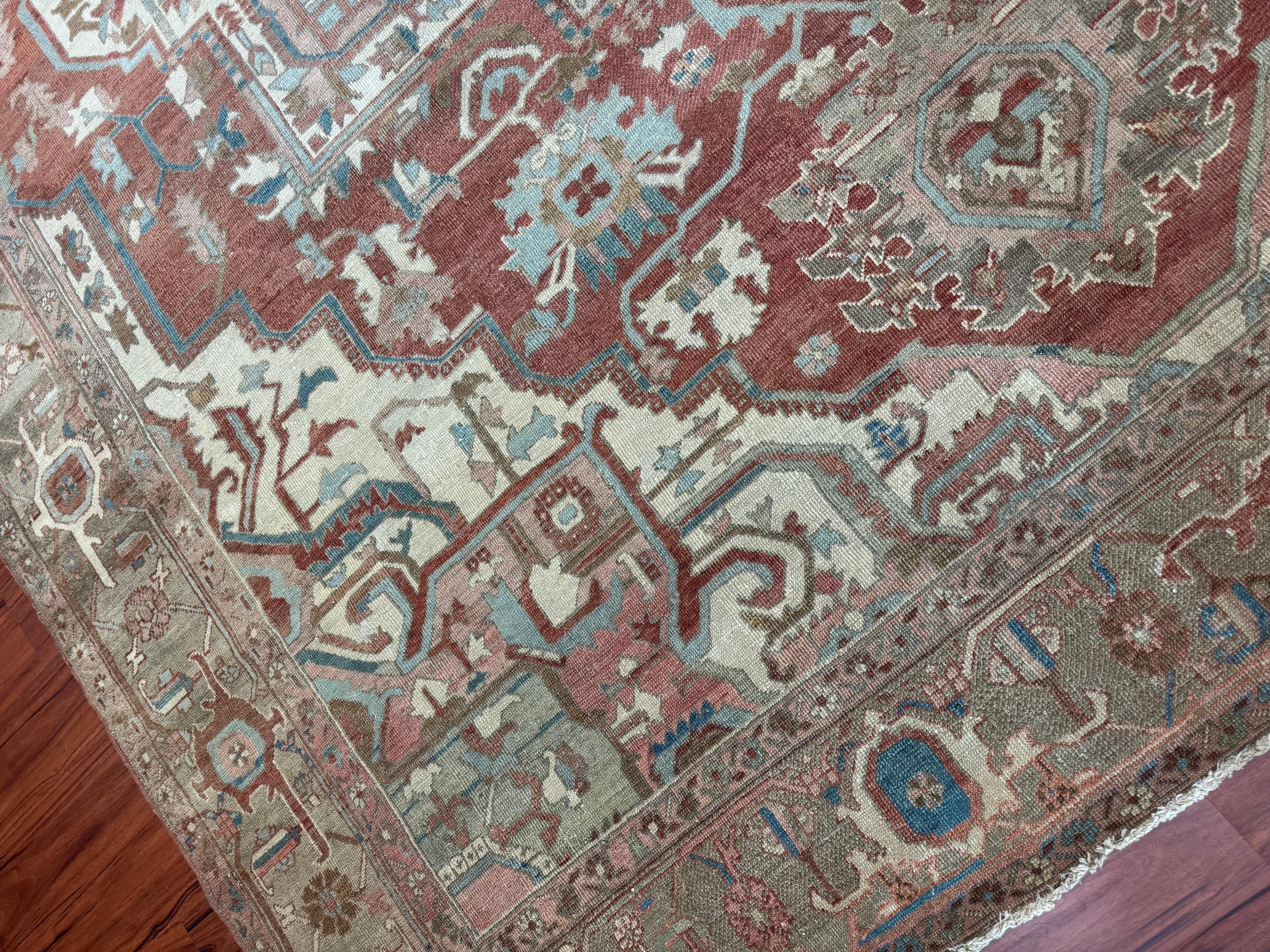 Antiker persischer Heriz-Serapi-Teppich im Angebot 2