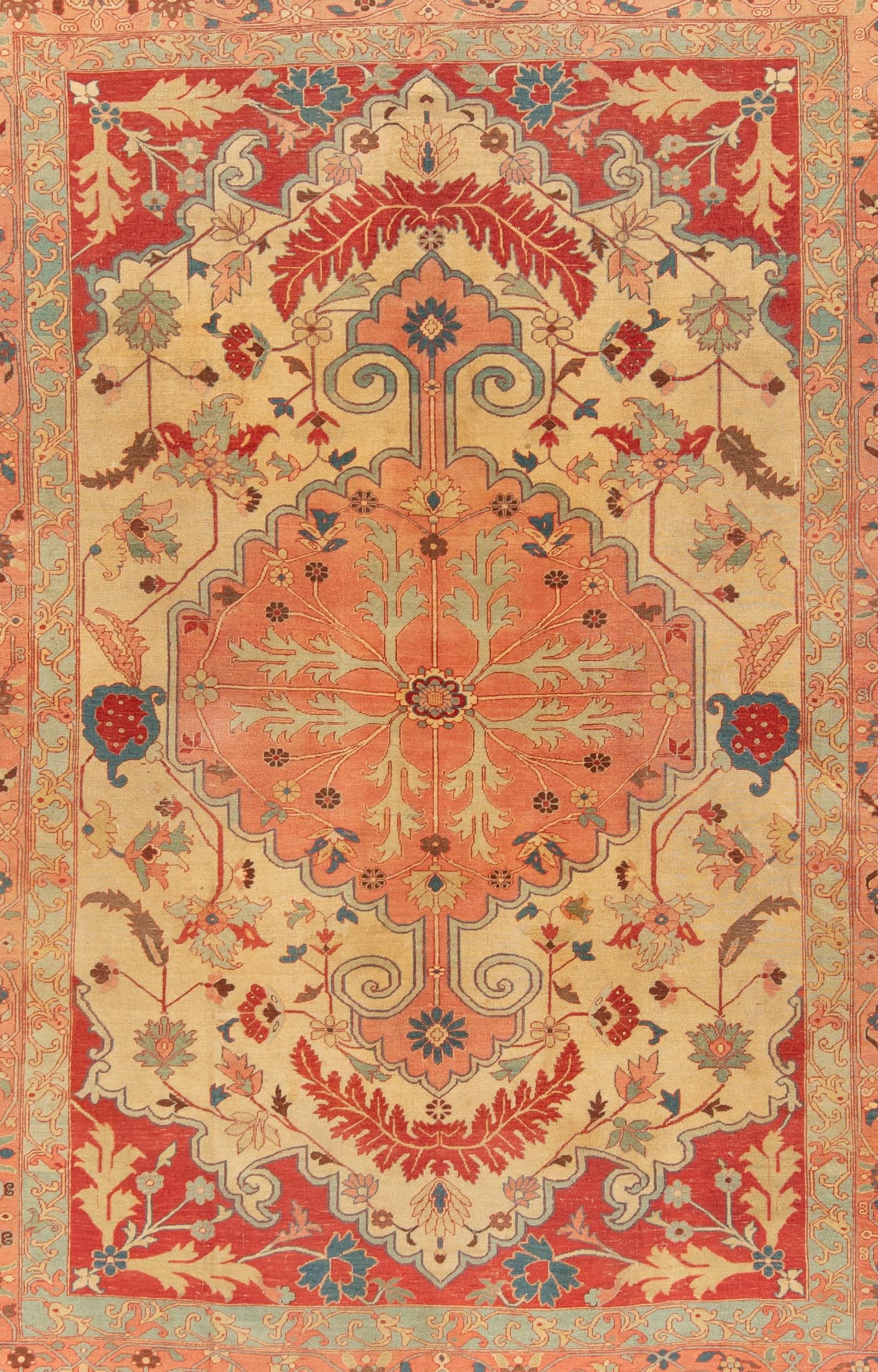 Late 19th Century Antique Persian Serapi Rug Hand Knotted Wool of Pastel Colors For Sale