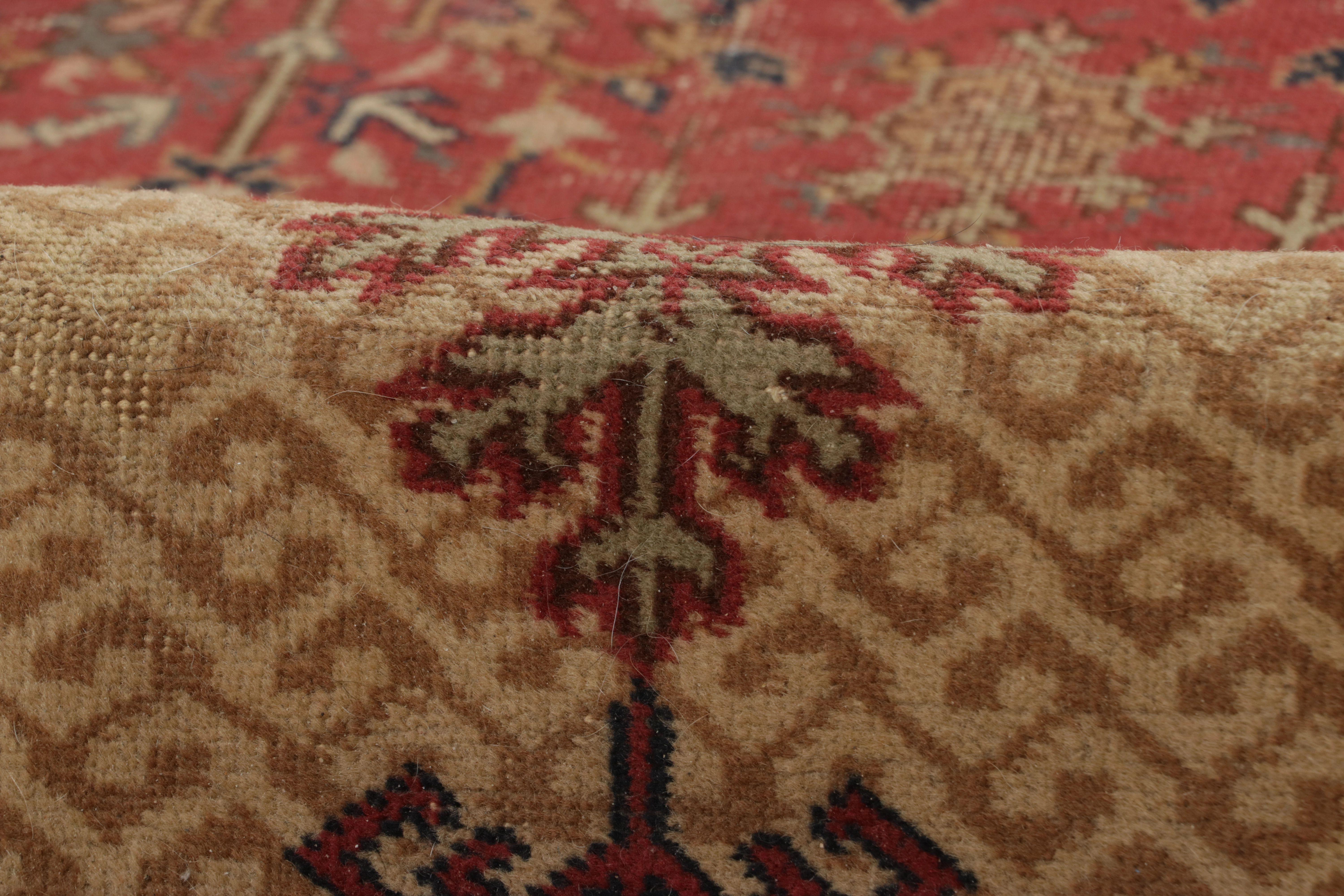 Noué à la main Ancien tapis persan Serapi en marron avec médaillon géométrique rouge - Rug & Kilim en vente