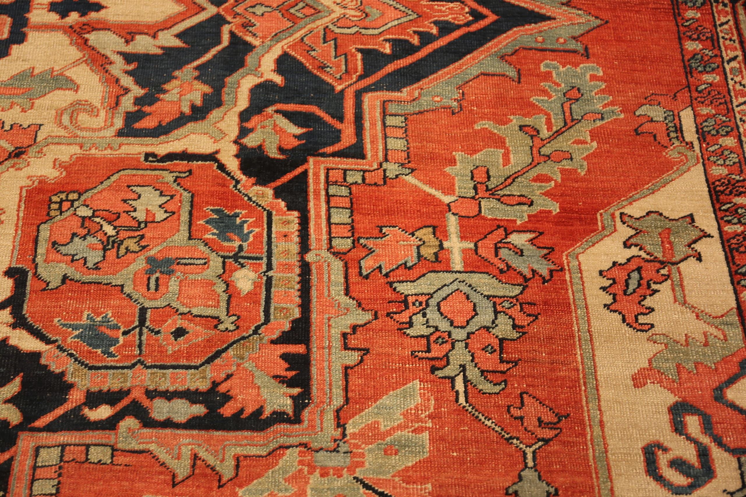 20th Century Antique Persian Serapi Rug. Size: 10 ft 4 in x 13 ft 2 in